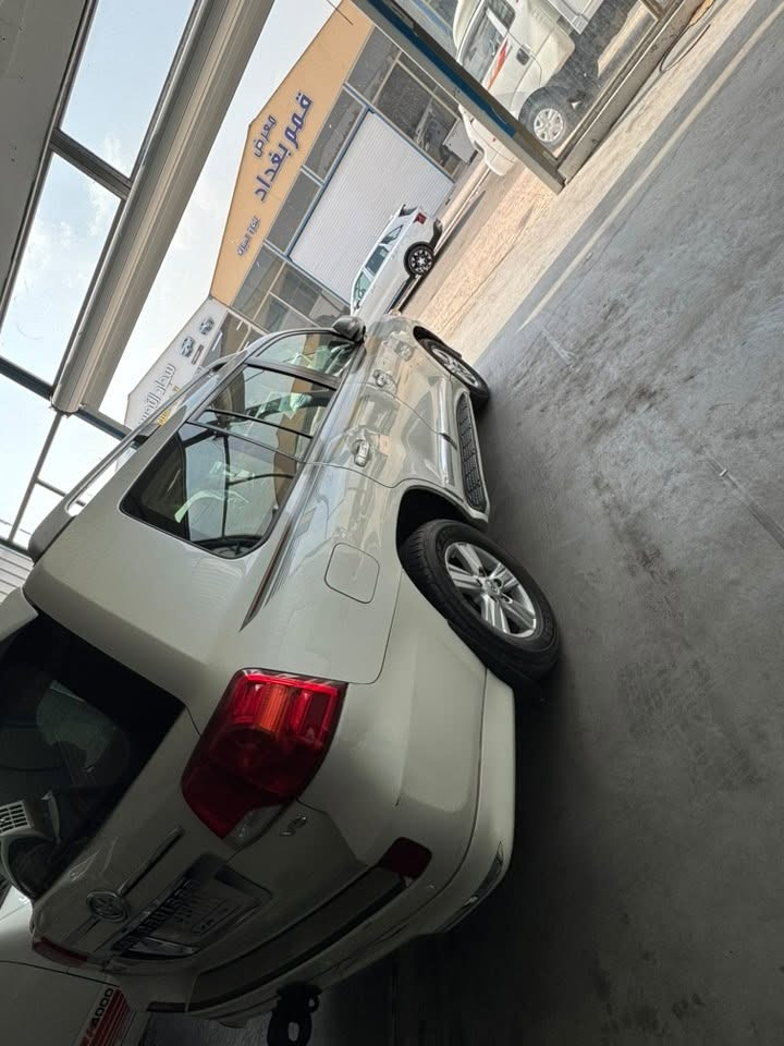 لاندكروز Gx.R موديل ٢٠١٢ ماشيه ١٩٥ دعاميه الاماميه صبغ يوجد بارد جاملق الأيمن سعر ٣٢ ونص وبيه مجال قابله للتفاوض ***********
