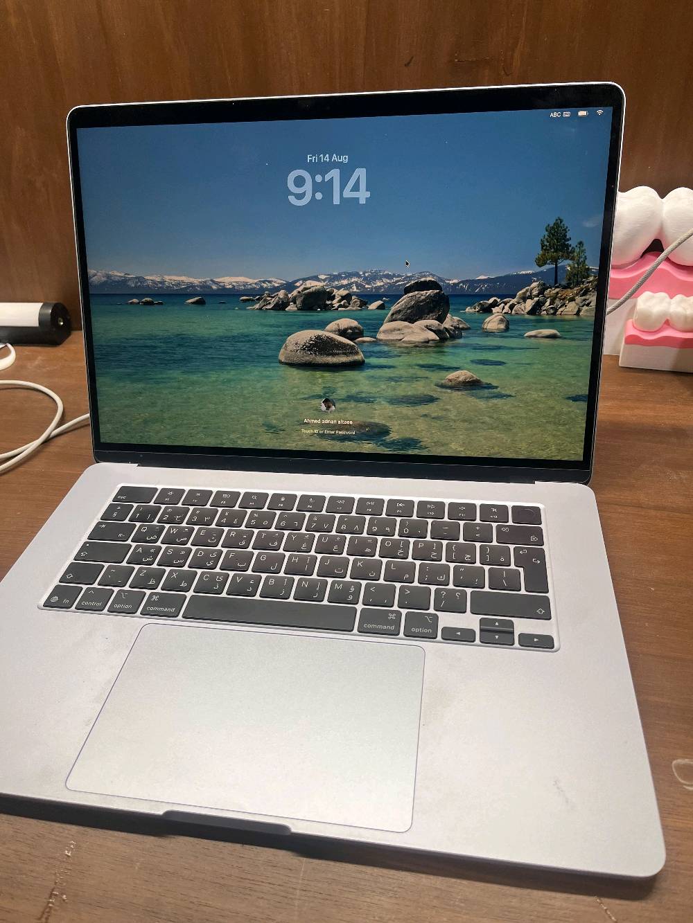 MacBook air m4 
256 hard
16 ram
جهاز نظيف 
صحة البطارية ١٠٠%
الملحقات
شاحنة وكيبل و كارتون 

ماوس wiwu هدية 

السعر ١و ٦٠٠  و توصيل موجود