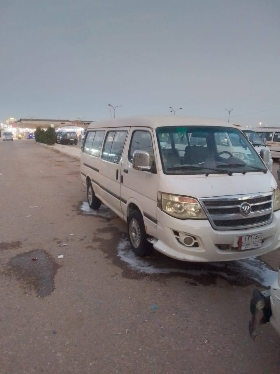 سلام عليكم فتون للبيع موديل ١٤ رقم نجف تحويل مباشر خطهه نجف حيدريه بيه ضربه بصوب السايق ومعمره تعمير حلو مثل الصوره السعر ٥٥ رقم استفسار ***********
