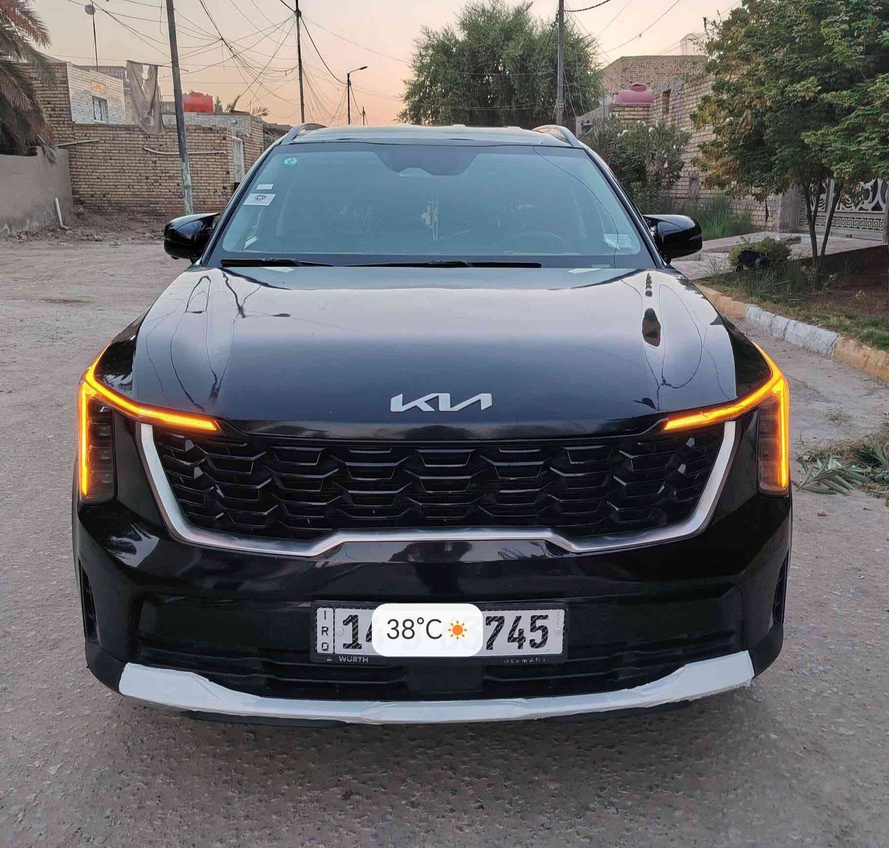 السلام عليكم// سورنتو أمريكي موديل ٢٠٢٤  إنكليزي تحويل مباشر/ السعر مناسب ١٧٠  وبالعافيه على يأخذه سياره جديده ماشيه 60/ مكينه ٢٥٠٠ تنفس طبيعي كير مكينه حداديه تبريد وضع الشركه فول مواصفات من عده السقف سبعه راكب تبريد قطعتين تبريد تدفه بلكشنات جلد واير شحن بصمه أبواب شاشه متصله فور ويل اشاره بل مري رادارات توقف رادار ذاتي جانبي وخلفي حساسات عند القتراب ترحيب بصمه حادث صبغ عام مكفولة من الكص وقماره وداخل حادث فقط خارج سياره جديده ومال جناي الرقم الهاتف *********** مكان السياره ديوانيه

نص مكتوب في الصور:
- 38°C ☀️