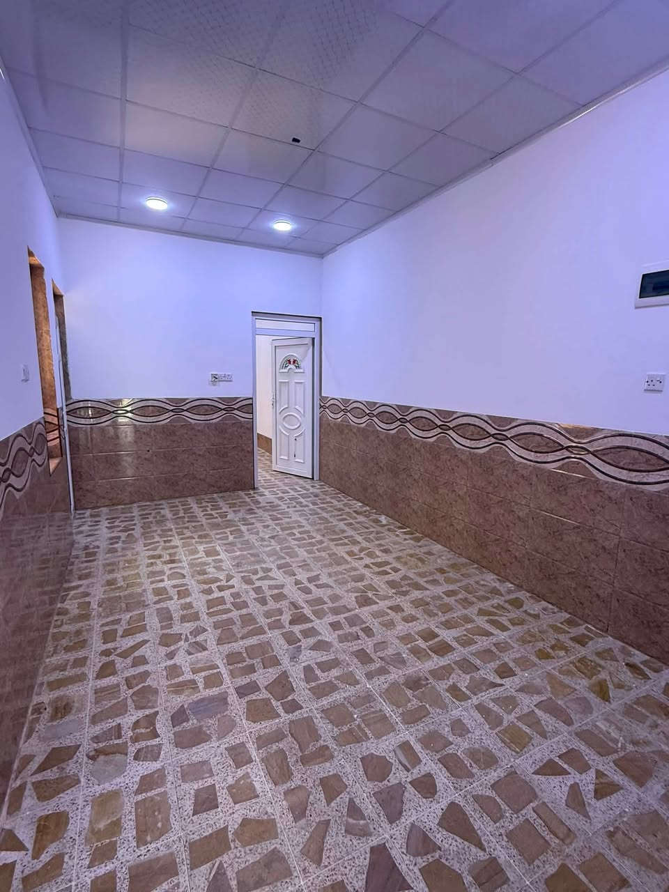 بيت للايجار حي السماح ال90 
 100 متر 
***********
