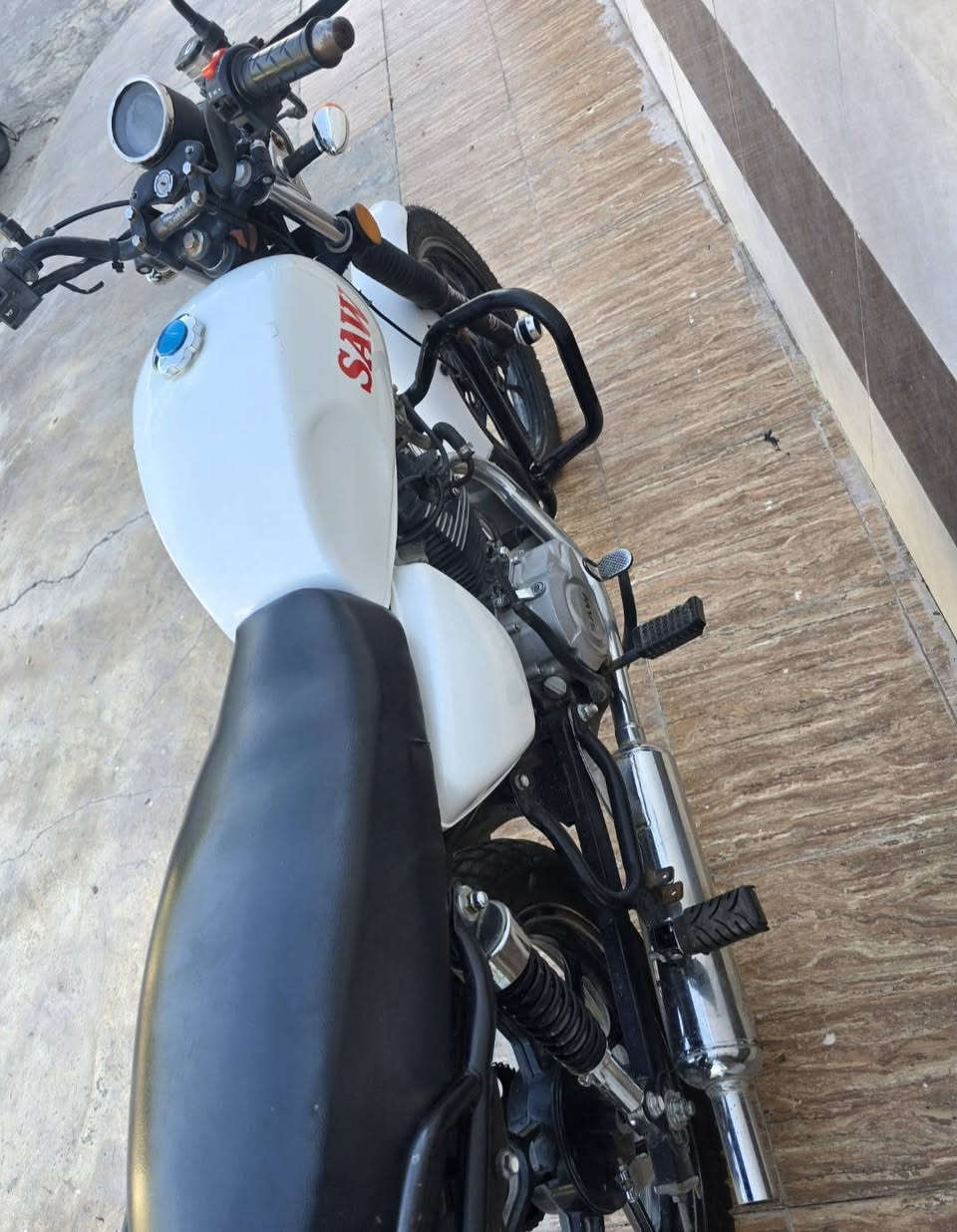 للبيع مابي اي نقص
السعر ٨٥٠ وبي مجال قليل

***********
مكاني بلد
