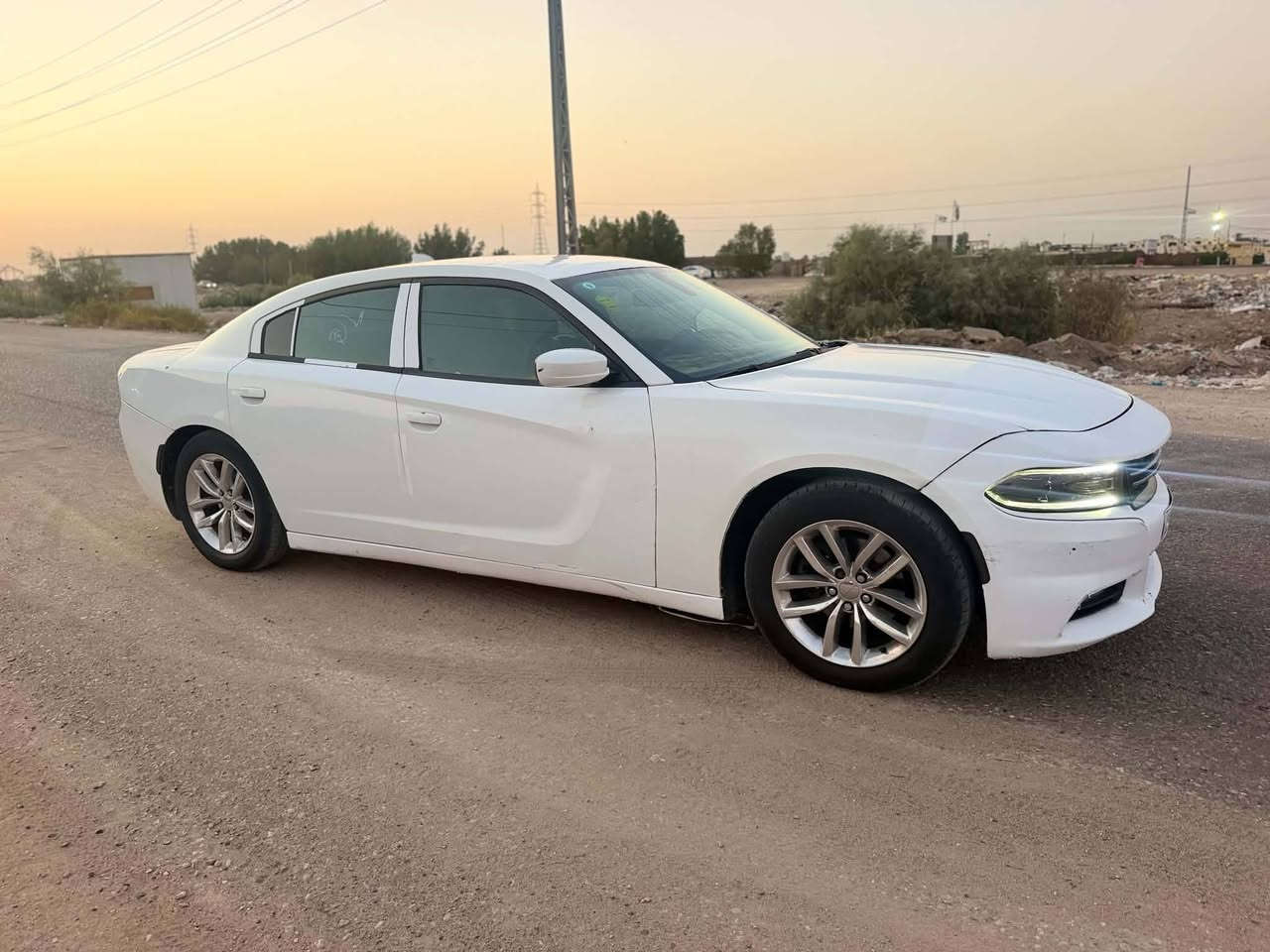 سلام عليكم
جارجر 2017 اصل سيارة مواصفات SXT

السعر 137 بيه مجال الشراي ويدلل مال بيع 

كير محرك حداديه مكفولات تخم تاير جديد 

تبريد ثلج 🥶 محرك 3600 المرغوب محرك 6 سلندر 

سيارة خير من الله مال جناي كير ماوس✈️

رقم بغداد انكليزي تحويل ثاني يوم مشروع وطني 

مكاني بابل *********** الاستفسار 👍 

حادثه بنيد وجاملغ وبيه شكم قطع كلير الباقي كفاله
