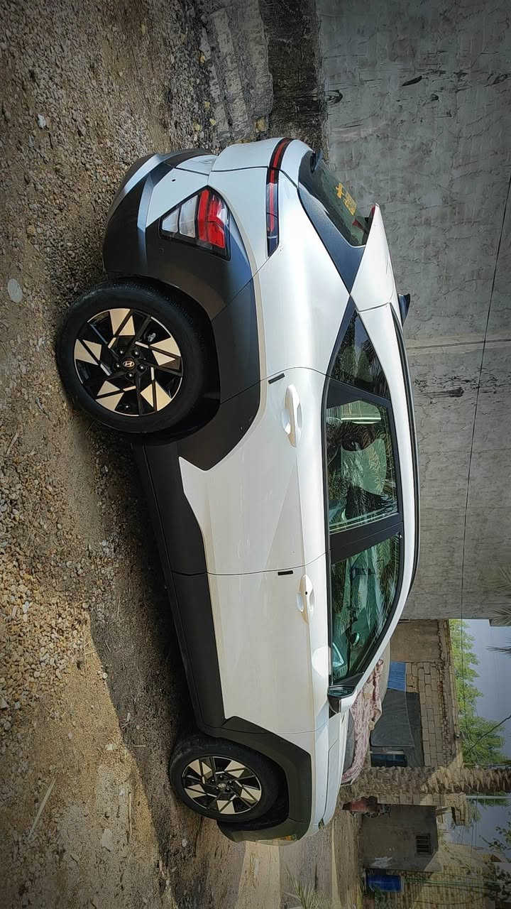 سيارة. كونا  2024.    Hyundai KONA
عداد المسفات ( 33 الف كم ) )
محرك رباعي الأسطوانات سعة 2.0 لتر دوش (DOHC)
ناقل حر كة او (الكير) متغير باستمرار مع امكانيه تحويل الناقل  اليدوي (عادي. )
نظام دفع أمامي
(الموصفات وميزات 
* تشغيل السيارة عن بعد 
*تحكم دركسيون اربع جهات
* بوابات تهوية تفتح وغلق مع التشغيل والاطفاء 
* مراية وسطية تعتيم ذاتي 
* نظام دخول بدون مفتاح ( بصمة ابواب + تشغيل +صندوق )
*استيرن رجاج عند اقتراب الخطر
*اشاير بالمري
* نظام صوت من Bose ب8 سماعات 
* شاشتين متصلة بقياس (12.3) انش تعمل بالمس بدقة تصل الى 2K تدعم جميع انظمة الترفيهية ( عدادات و شاشة رئيسية ) 
*  كامرة خلفية تدعم تنبية وتوقف الذاتي و مساعدة على الاستفاف 
* نظام تثبيت السرعة التكيفي، ومساعد الحفاظ على المسار، ومساعد تجنب الاصطدام الأمامي
* إضاءة Led نهارية رفيعة ممتدة على طول حافة غطاء المحرك و صندوق 
*هند بريك بصمه
*اوتو هولد
* وسائد هوائية 8 ( الإرباك )
* تبريد شاشة بنظام مناخيّ بيانو منفصل( امامي وخلفي )
* مقعد ( كهربائية ) بوضعيات مختلفة 
*ماسحه خلفيه
* راديو متصل بالاقمار الصناعية ( Navigating )
* وضعيات قيادة مختلفة ( sport & normal)
* مرئا بشارة LED بنظام النقط العمياء 
* مقود من جلد بنظام تحكم بجميع الاعدادات 
* موصفات اخرى ( هند بريك بصمة + حساس اطارات + نظام نزول منحدرات + تحكم بالانارة الداخلية + عدسات LED امامية + كفرات (ويل) حجم 18 + قيادة ذاتية + ABS + شاحن  Tpsبمنافذ  + Auto Hold + نظام ترحيب ) حادثه قبق جنطه مبدل بلاد
رقم بغداد الجديد 
 السعر 170$ فقط 
 (***********) واتساب  .
