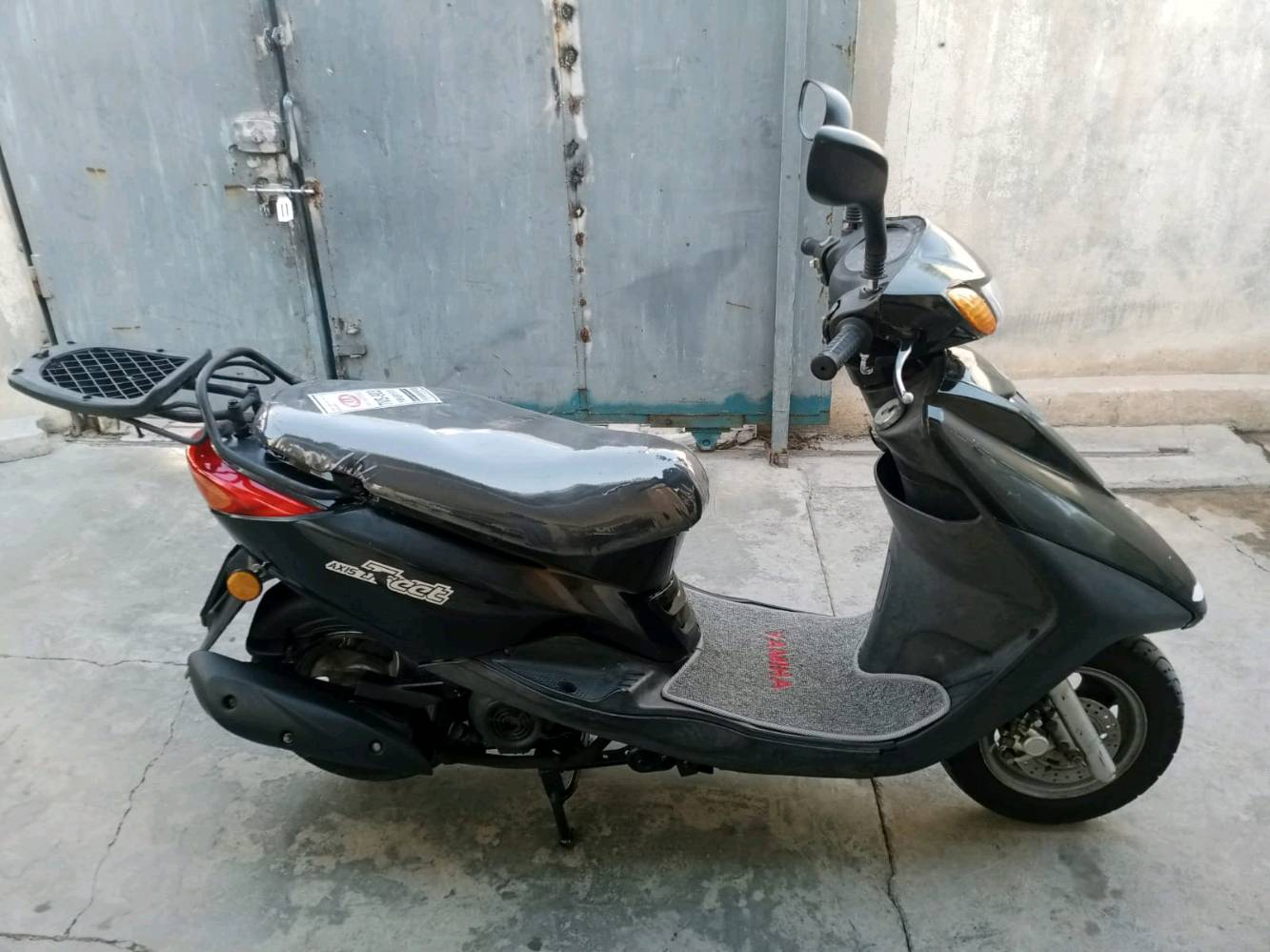 بريز ياماها موديل 2006 صلف هندر محرك ناعم كهربائيات كلها شغاله سعر 750 الف بي مجال
تگدر تكتبلي شنو الموديل بالضبط؟ يعني ياماها بريز/أكسس/تريتي، وشنو سعة المكينة تقريباً؟: 
2006
وين موقعك بالضبط حتى الزبون يعرف يجي يشوفها؟ (المدينة/المنطقة): 
الانبار رمادي شارع فاكره
عدّادها شكد تقريباً؟ وهل أكو أوراق/سنوية/إجازة أو مايلزم شي؟: 
750
بيها أي تبديل أو صبغ أو لحام غير الظاهر بالصور؟ خصوصاً بالهيكل، الشاصي، أو المكينة؟: 
لاا
السعر 750 ألف نهائي لو بيه مجال؟ وإذا الزبون جاد شكد آخر رقم ممكن؟: 
بي مجال