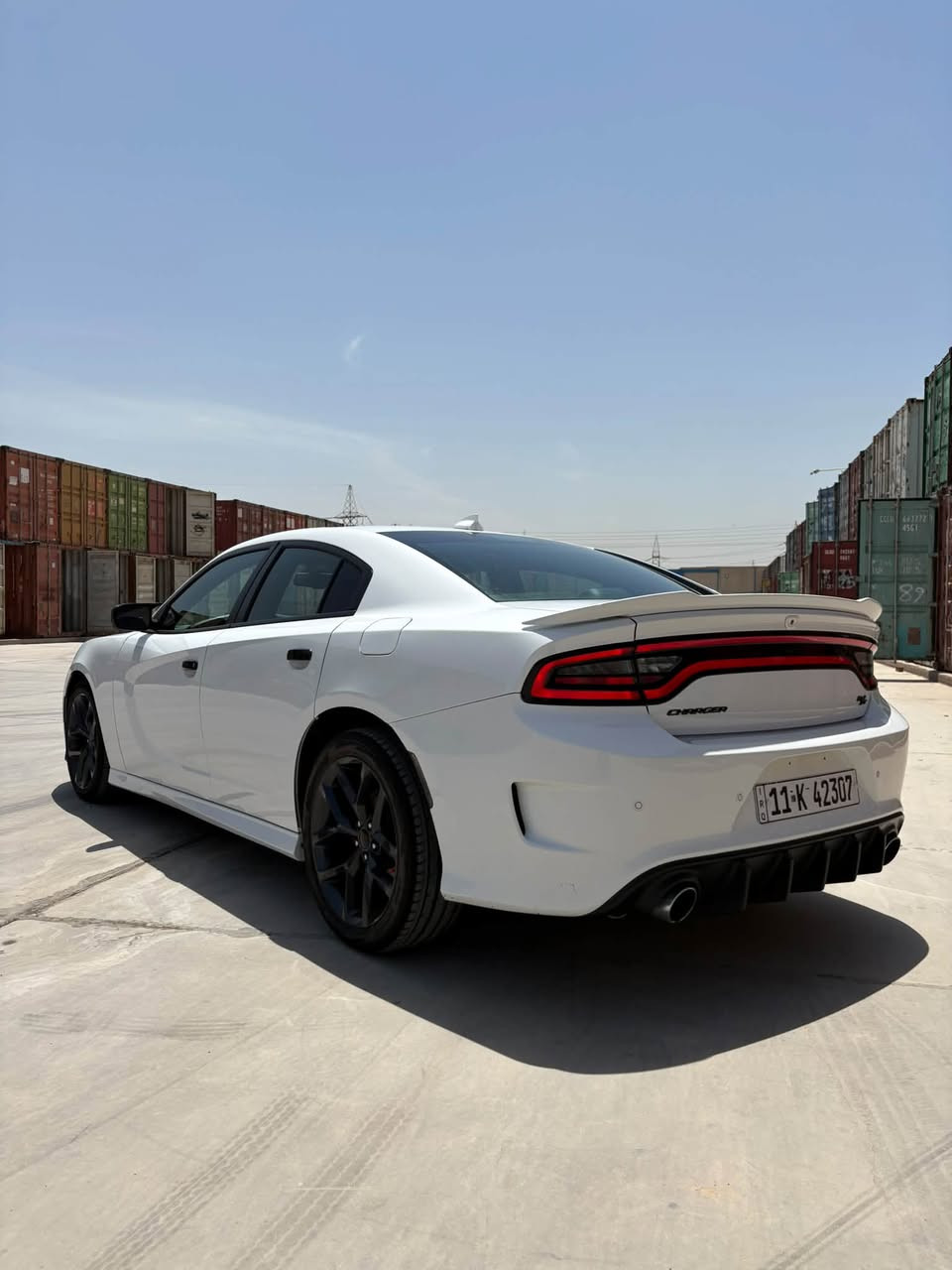 السلام عليكم
عندي دوج تشارجر RT 5700 
موديل 2019 super track pack
ممشى السيارة 77 ميال 
كشنات حضن كنتارا + جلد 
مواصفات الارتي معروفة من حساسات خلفية من شاشة كبيرة من سماعات Alpine من شفتات ستيرن 
كزوز رياضي بلاد دبات سود جاية وياها
عندي وياها لحايه ودوس ودفيوزر اسود ولايت متغير و اويل كاج كان اني شايلهم من السيارة
حادث السيارة جاملغين امامية واحد مبدل والثاني فقط صبغ ونص البنيد صور الحادث والسونار  داخل البوست 
السعر 185 وبيها مجال 
مكان السيارة بغداد / الشعب 
رقم الهاتف : *********** استاذ احمد
