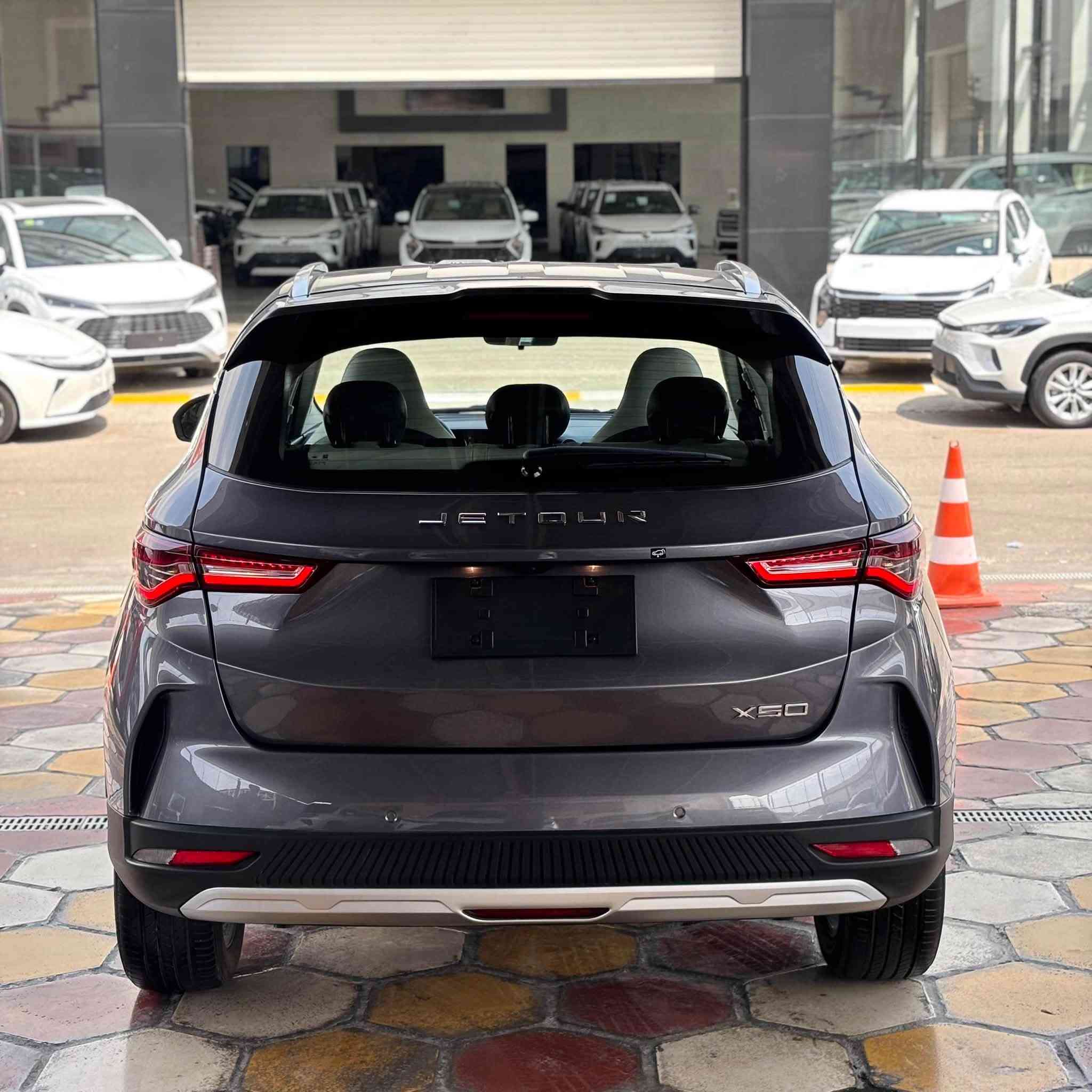 JETOUR X50 ——2027 ——
▪️ الفئة LUXURY 
▪️ ضمان شركة هارلم ✔️
▪️ المحرك 1.5 لتر تيربو
▪️ مستخدم 1,000 KM 
▪️ حساسات امامي + خلفي
▪️ تشغيل بصمة 
▪️ لد امامي خلفي 
▪️ شاحن لاسلكي 
▪️ مقاعد كهربائية

***********
