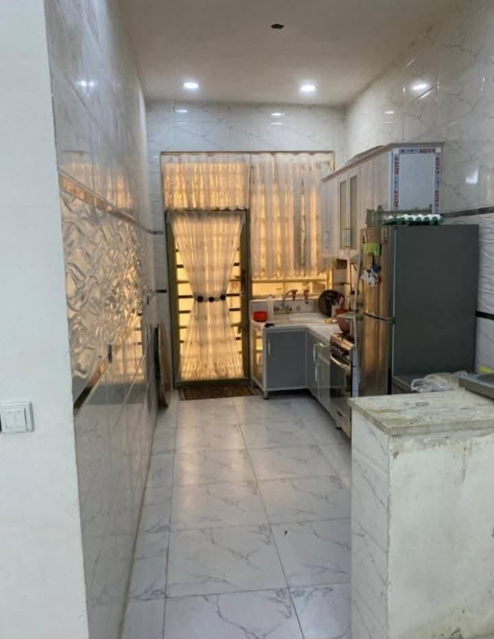 بناء ٢٠٢٥ • ١٠٠م • واجهه ٦