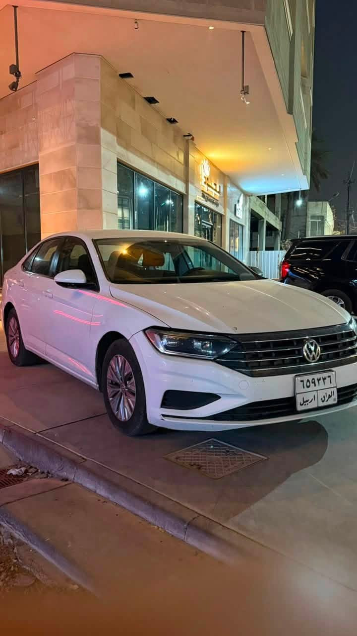 جيتا c 
ماشية ١٦٠ 
شبه نضيفة 
محرك كير كلشي سليم وشغال ١٠٠٪؜
والسونار  موجود بالصور  
والسعر مناسبب جداً
رقم التواصل ***********
