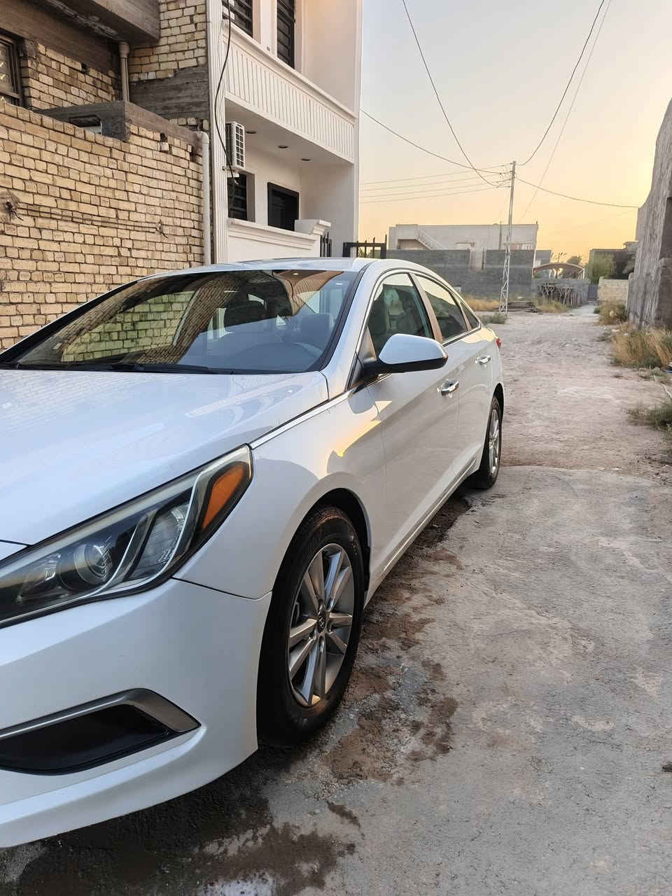 سوناتا للبيع وارد امريكي محرك 2400  موديل 2017 حادث بنيد فقط بدون دواخل وبيه تشليع بواجه القماره صبغ ونهايه القماره صبغ سونار موجود بلمنشور السعر 110 وبيه مجال قليل العنوان بغداد الدوره ***********
