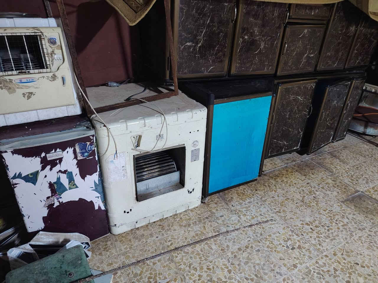 للبيع أغراض سعر مناسب مكان كوير ***********
