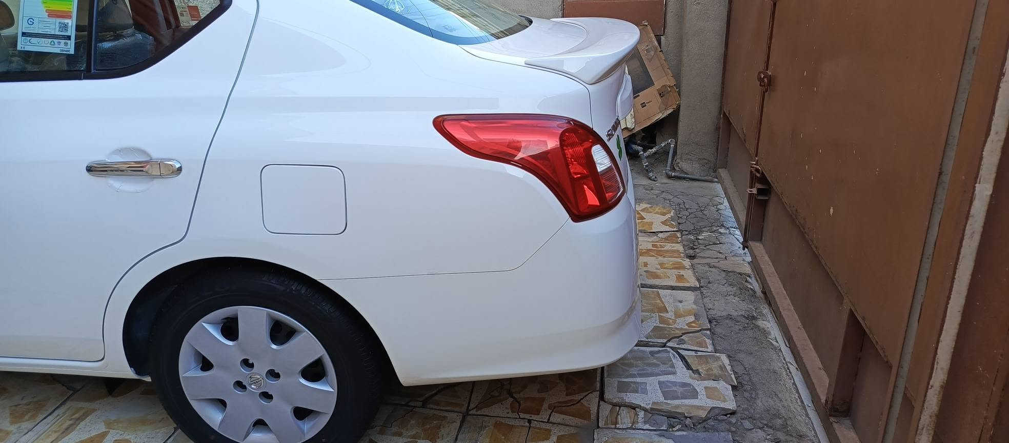 السلام عليكم نيسان سني هندي 25 جديده لوك مدوشمه عام دعاميات مغلفه جاهزه رقم نينوئ نكليزي يتحول بأي مكان بأسمنه مكانهه بغداد ماشيه 13 الف السعر 125 اتصال ***********
