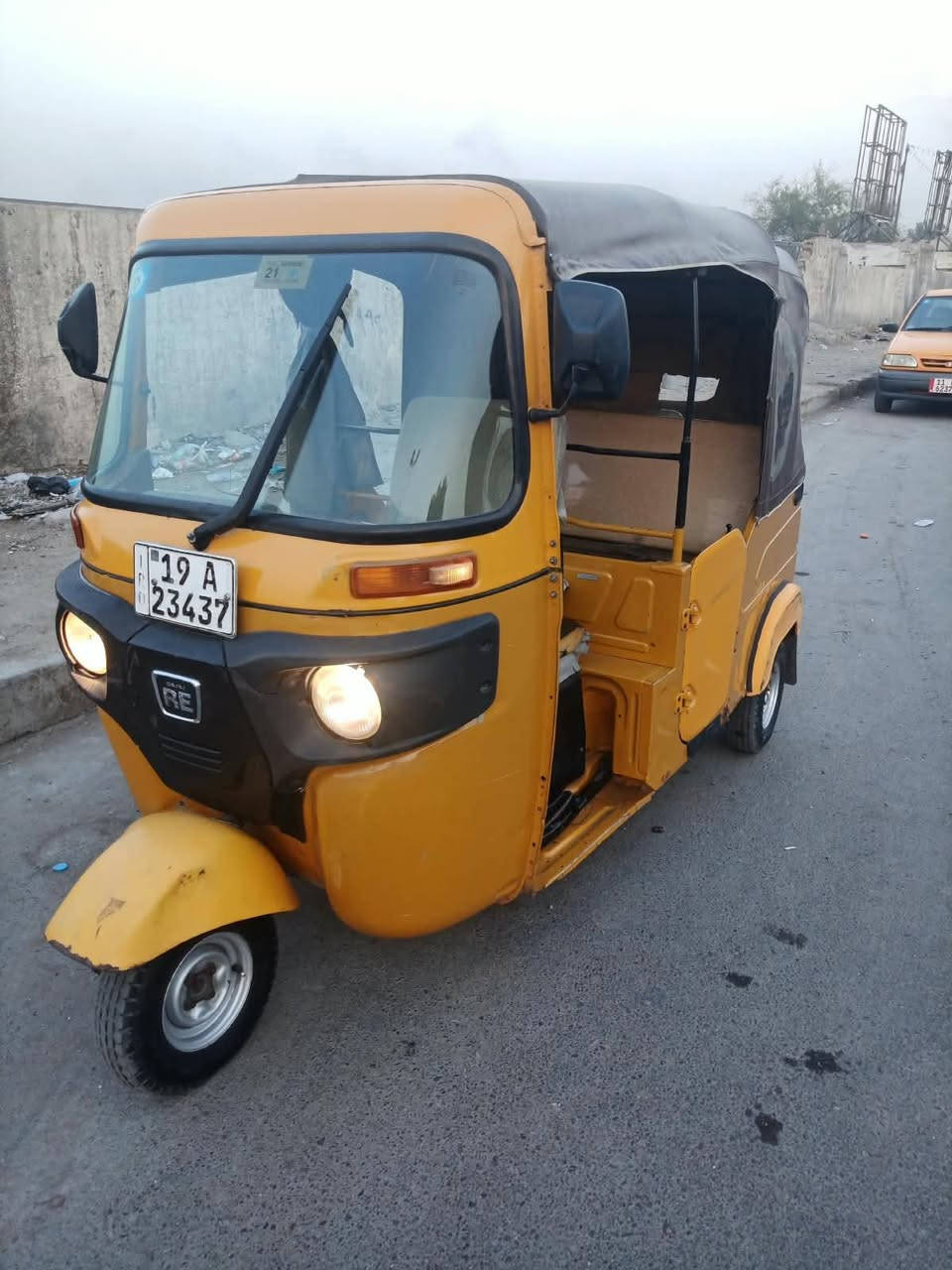 السلام عليكم للبيع
2021 رقم كربلاء انكليزي مشروع وطني 
راعيها ببغداد المدينه وتحويلها اي مرور يعجبك 
تكتك مابيها قطره صبغ وتراي الي بالك يخبل 
ومكينه كلش ناعمه عارضها ب 6 و 700 وبيها مجال 
للأستفسار *********** مدينه الصدر

