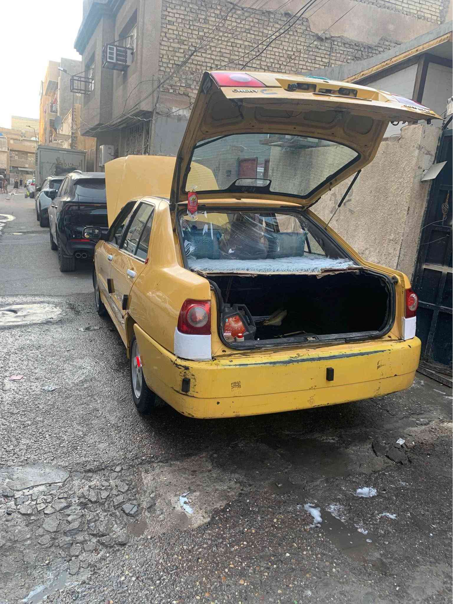 سلام عليكم اخوان شيري كوين مديل ٢٠١١ محور مكينه كير كورلا بيكاجو ١٦٠٠  تحوير ليث الواسطي اخوان مكينه وكير كفاله تبريد ثلج اربع جامات كهرباء شاشه وكامره خلفيه  تخم تاير جدد سياره جاهزه لاخر حبايه كبل تشتغل بيها بشارع اخوان بيها طخطه خفيفه كدامكم مبينه بالصور مكاني الاعظميه رقم الهاتف *********** 
السعر ٣٠ بيها مجال حك الجيه بغداد, العراق
