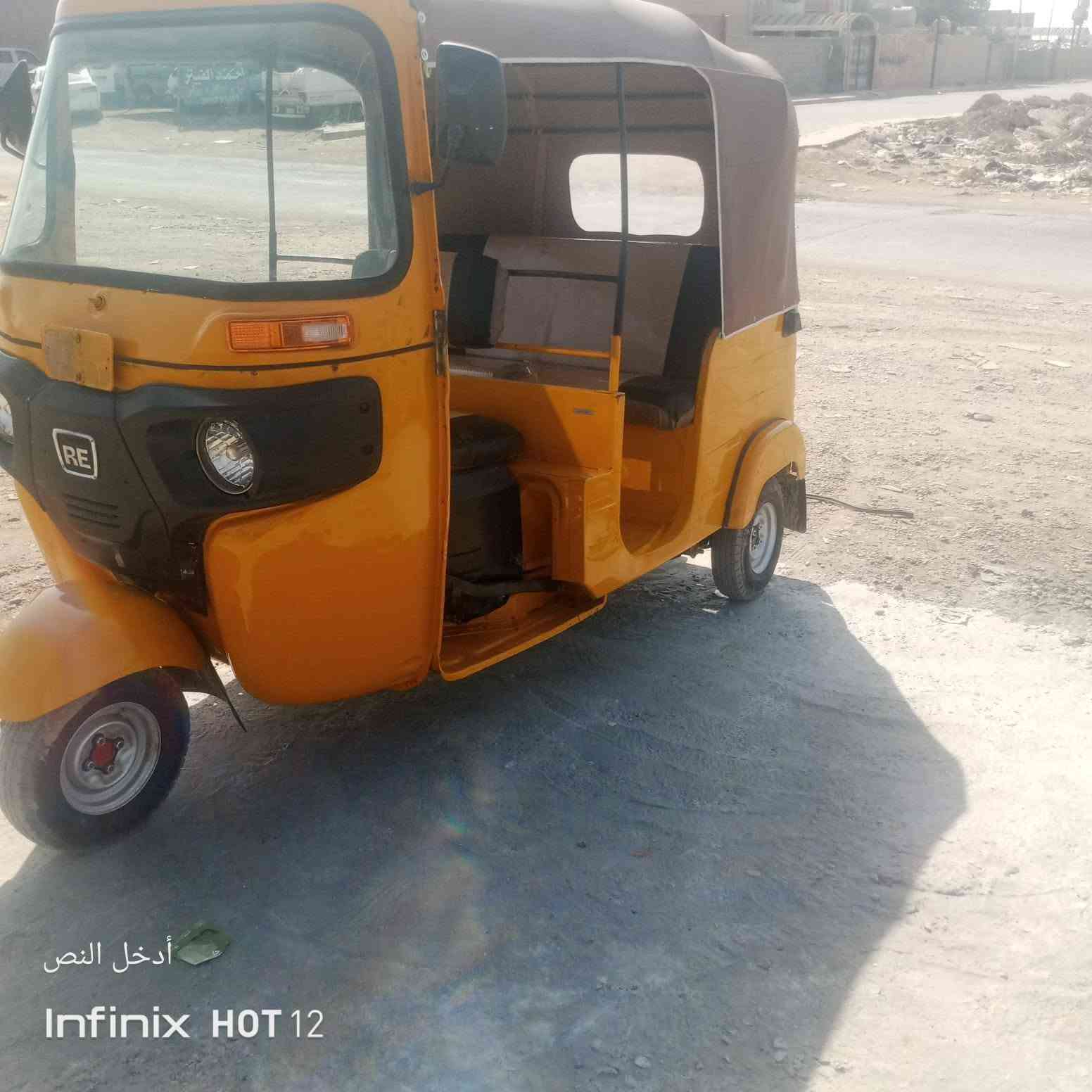 تكتك للبيع 18 شهر 11
رقم وسنويه السعر 5و800 وبيه مجال 
***********

نص مكتوب في الصور:
- أدخل النص Infinix HOT 12
- أدخل النص
- Infinix HOT 12