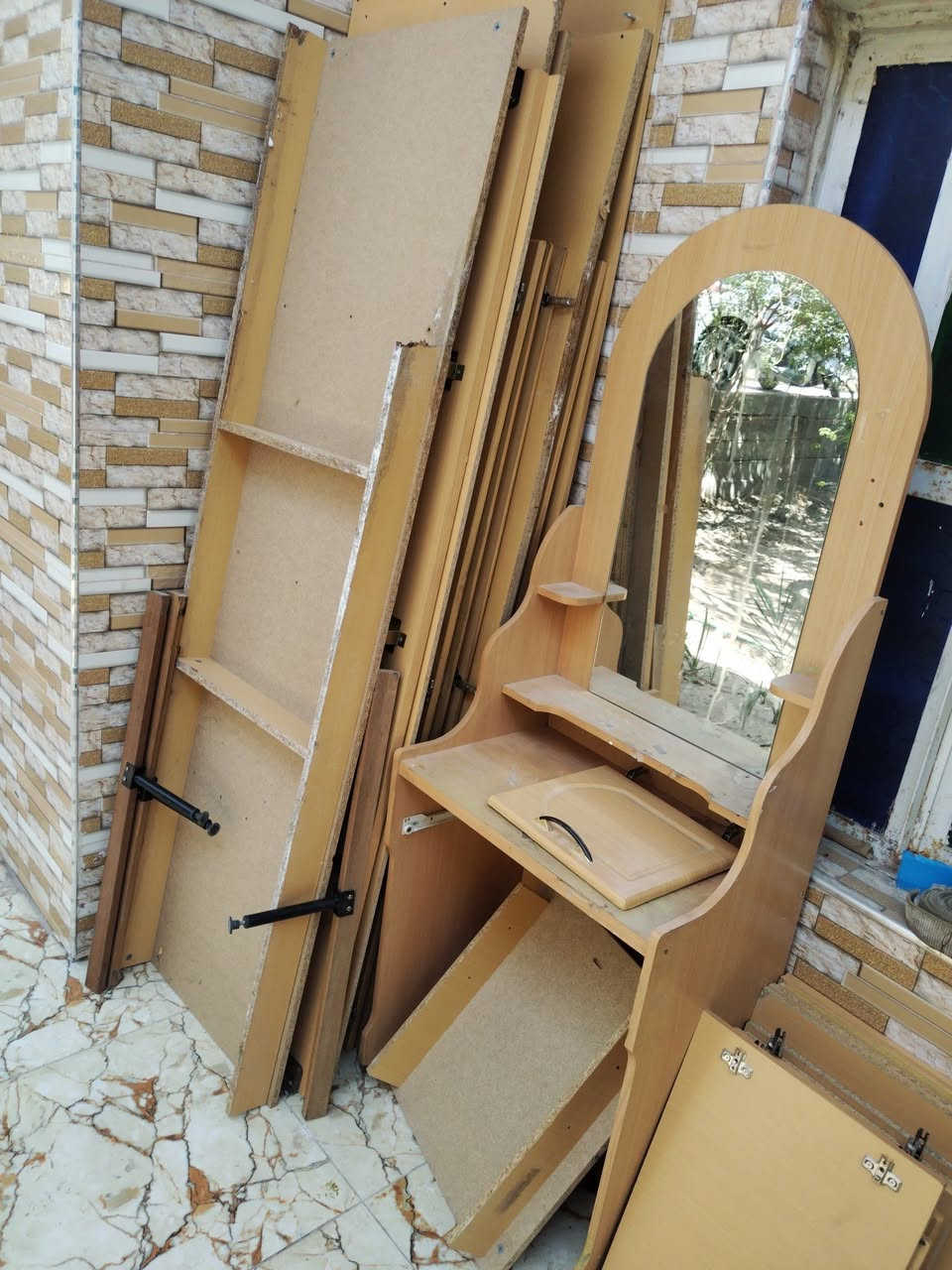 متاح
غرفة أطفال كامله تتكون من
جربايه
ميز مرايه
كنتور طابقين مابيها اي نقص
غرفه كامله
مكاني ابي الخصيب ***********
السعر 200 الف وبيها مجال
