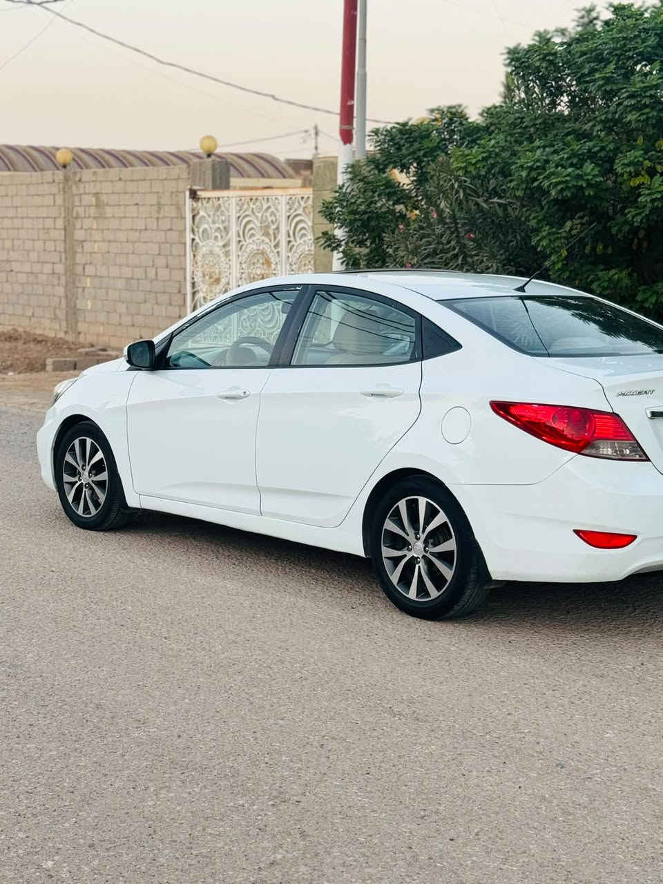 سلام عليكم مرخصت لادمن اكسنت خليجي 2015 رقم بغداد دولي بسمي مكينه 1600 دوش مكينه مامفتوحه سياره بيه هلال خلفي صبغ فقط لباقي مكفول ع سونار فول مواصفات جاهز من كلشي مكينه كير حداديه تخم تاير تبريد السعر  94 وبيه مجال بسيط 

***********

مكان سياره بابل قرب سيطره لاثار
