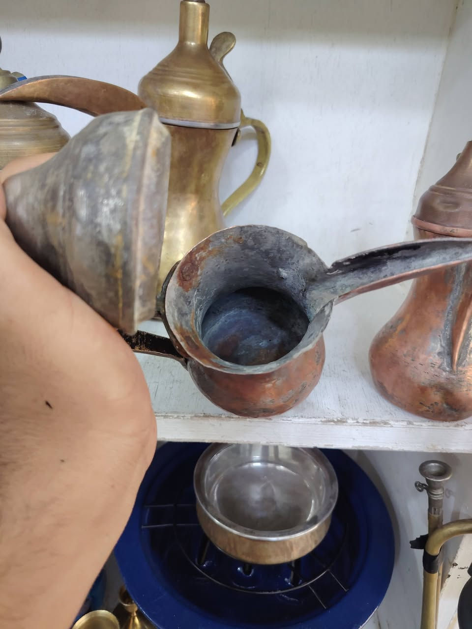 سلام عليكم
دالال بغدادي قديم جدآ قياس ٢٥ و ٢٣ تحف قديم ناحس أحمر طرق يدوي بدون ختتم سعرهن ١٨٠ الف توصيل موجود ***********
