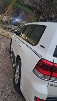 اخوان عندي لاندكروز  اربيل سركات مكفولة ماشية ١٠٠ موجودة في بغداد السن...