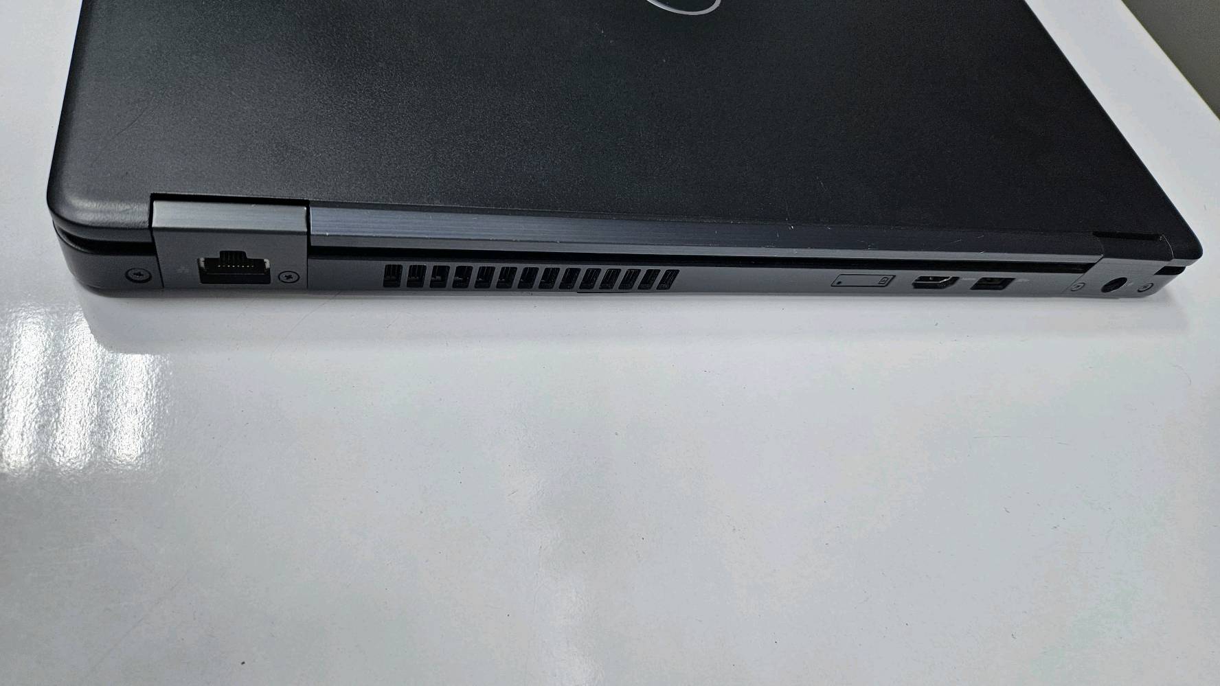 جهاز مرتب وقوي بمعالج Core i5 U  جيل 8 — 💰وبسعر 375 الف  فقط🔥

💻  Dell Latitude 5490
⚡ Core i5 U| الجيل 8
🧠  8 GB DDR4 | قابل للتطوير
💾  256GB SSD M.2| قابل للتطوير
🖥️ 14 HD
 ✨INTEL GRAPHICS UHD 4GB| كرت شاشة مدمج(داخلي)      
✨NVIDIA MX130 2GB | كرت شاشة خارجي

✅ يفيد للدراسة، الأوفيس، التصفح 

🛡ضمان اسبوع فقط في حال وجود خلل والفحص امام المندوب
🚕التوصيل مجاني لجميع المحافظات
🎁ملحقاته: 
🔌شاحنة اصلية
🖱ماوس 
💼حقيبة
📩 التواصل واتساب :***********