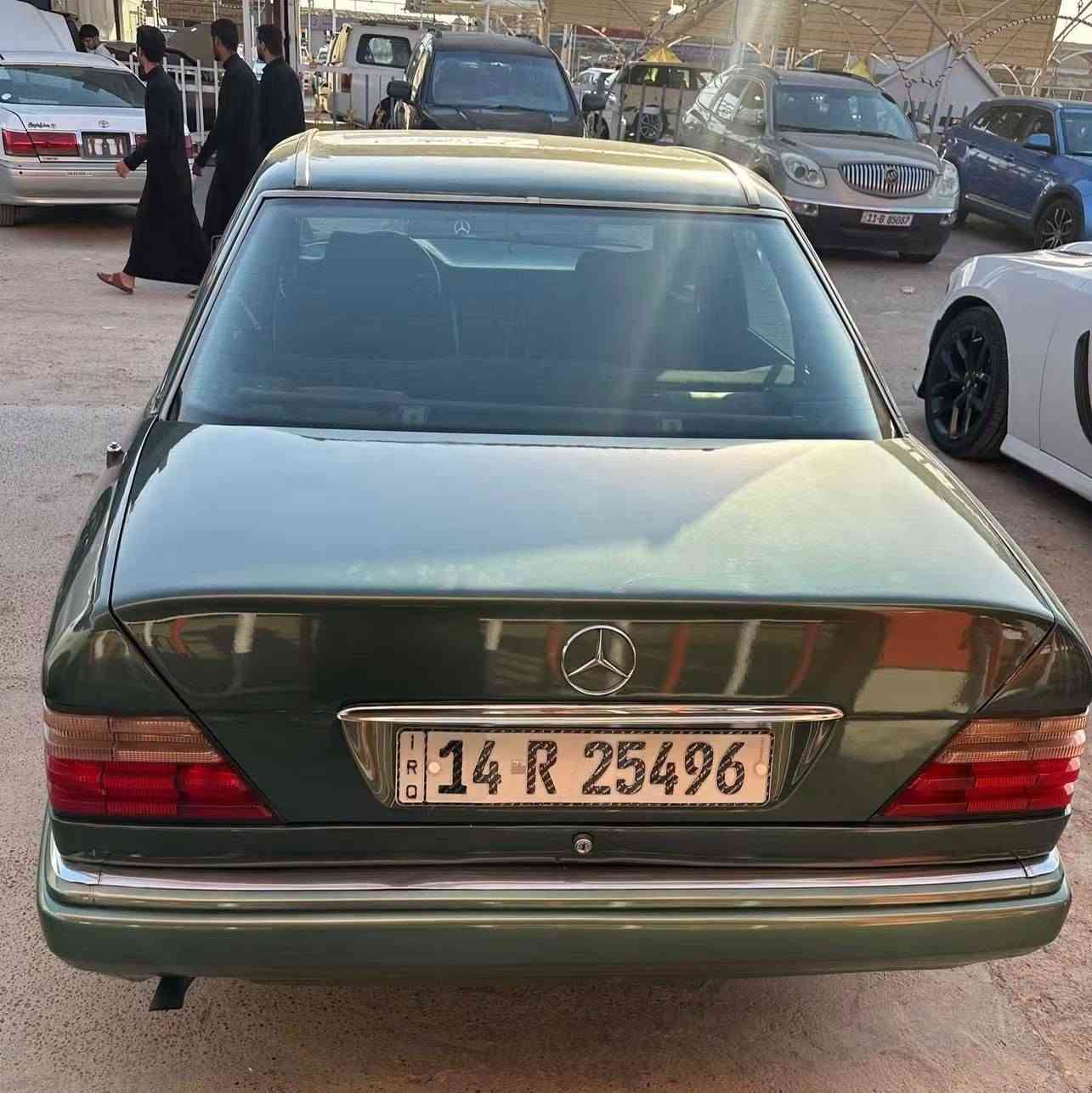 اللي يدور نظيف بسعر مناسب
مرسيدس دب موديل 1993 
لون زيتوني مميز 
محرك راس اثور كبير  
سياره مشروع وطني مداور وين ماجان 
سياره معمره تعمير درجه اول 
مكان السيارة النجف الاشرف 
للاستفسار ***********
