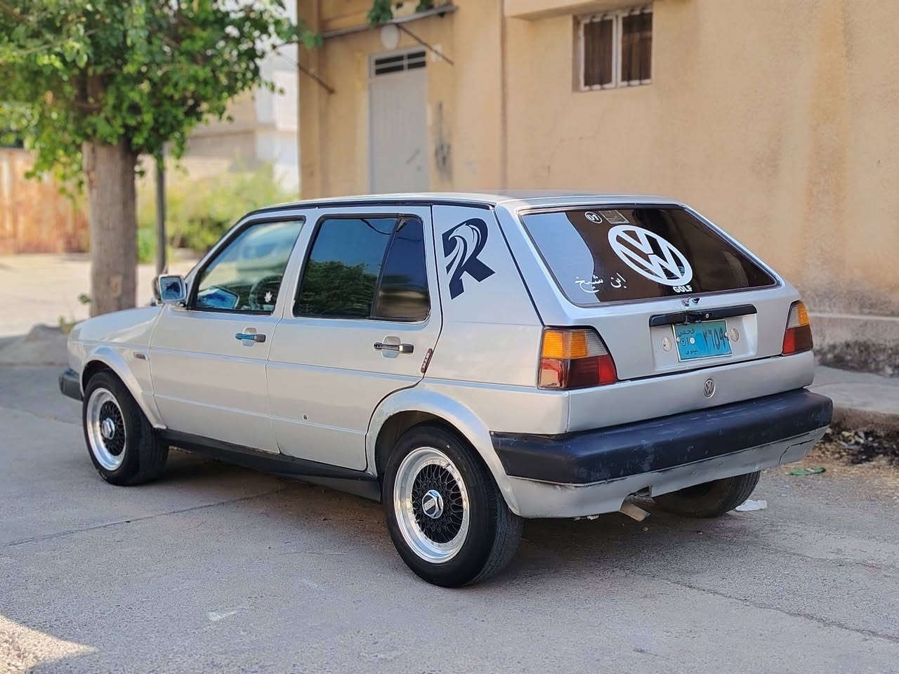 گڵف GTI 
مۆدێل 1988
گێڕو مەکینەی بیلاد جیتا 
مەکینە 18 و 6گێڕ 
ئاڕم پلاستیک سلێمانی 
شاشە ئایپاد و ئێمری فایەر 
کارەبای و ناوگێچی کامل ئیش ئەکات 
چوار تایە و ویلی BBSی لەژێرە 
مەسرەفی هیچ تیا نیە
نرخ:20گەڵا
شوێن سلێمانی 
ڕەقەم:***********
