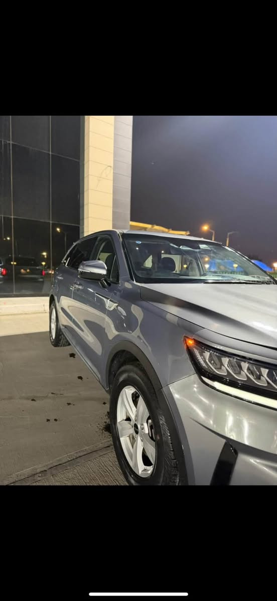 سورنتو 2023 بدون رقم السعر 175 ورقه بيه بس بنيد مبدل ***********
