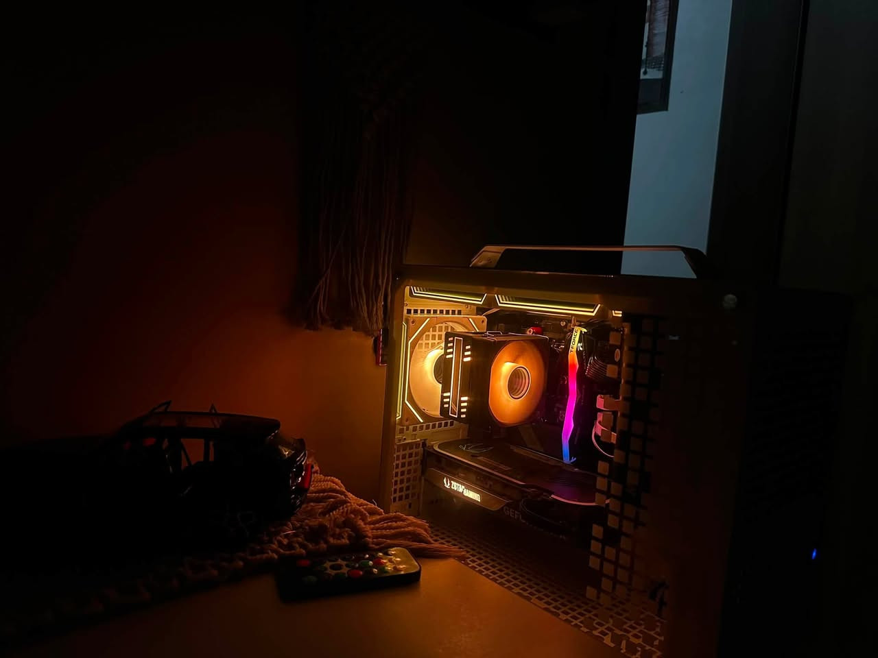 السلام عليكم
Gpu zotac 4070

Hard m.2 512

Hard ssd lexar 512 

Case jonsbo z20

Motherboard b650i 

Cpu ryzen 7600 

شاشة شاومي 2k ips 0.5ms 

كل القطع جديدة بنظافة 100٪ استعمال جدا بسيط

التجميعة ناقصهة فقط رام 

السعر مليون و 550

مكاني بغداد حي الجامعة

***********
