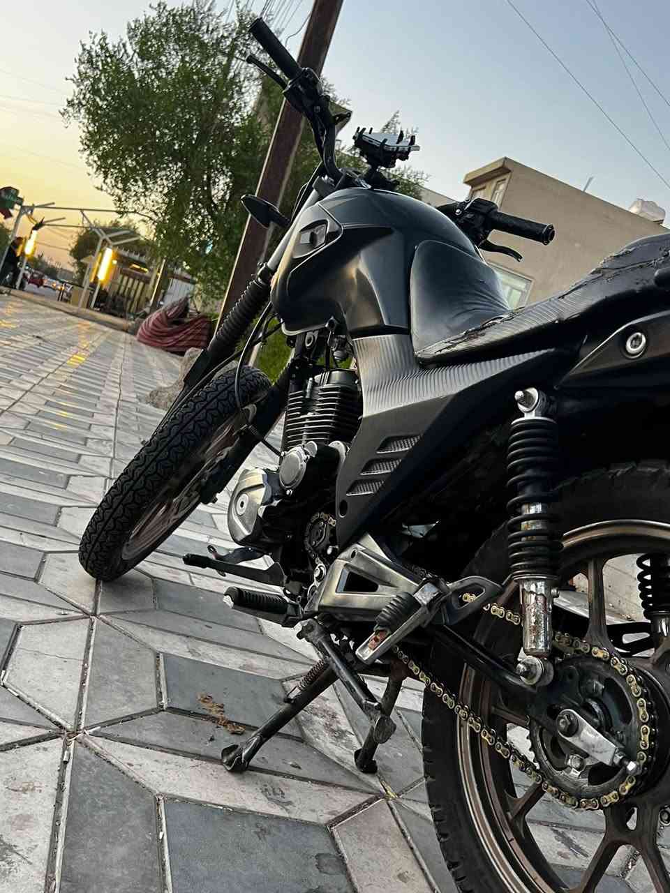 سلام عليكم دراجه Rkمديل 22 رقم بغداد انكليزي بسمي تحويل ثاني يوم السعر مليون و500 وبيها مجال
عنواني بغداد كويريش قرب علوه الرشيد 
تليفون ***********
