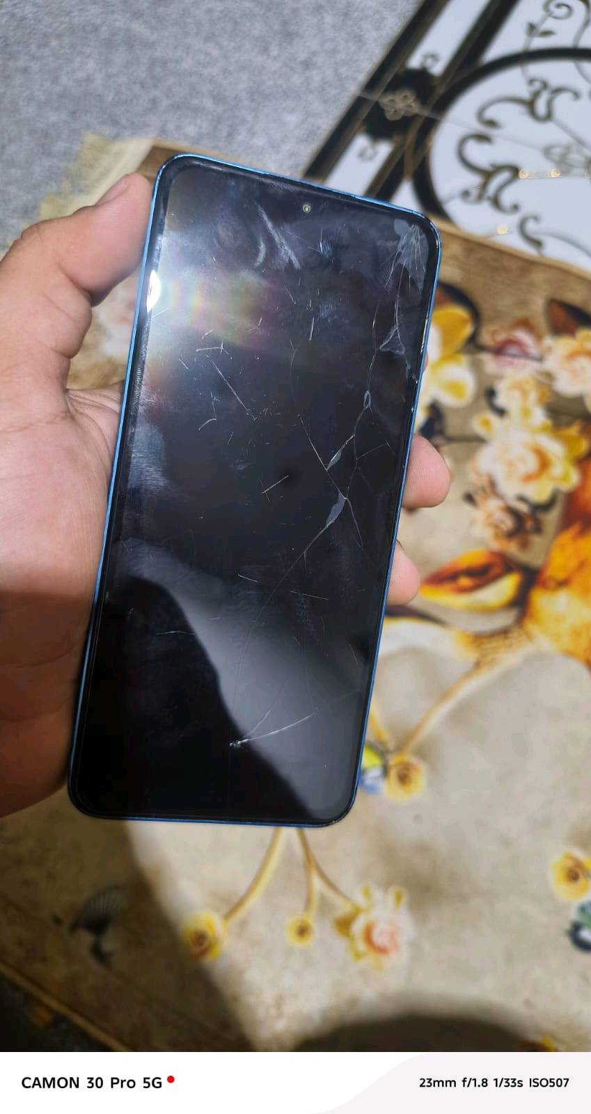 السلام عليكم جهاز honer x8a 
الجهاز امانت الله مامفتوح على على وضع الشركة تجي وتشوف بعينك جهاز خير من الله تصفح والعاب 
معدل التحديث 90 هيرتز 
الذاكرة 128/8 
البطارية 🔋 4500 صرف ماكو (يدعم الشحن السريع) بصمة اصبع +وجة شغالات 

ملاحظة⁉️ فقط هاذا الكسر بل شاشة ومامثر عليه ابد  
المكان. قضاء، القاسم 
السعر 100 وبي مجال كلش كلش بصيط
