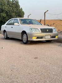 تويوتا كراون • ٢٠٠١ • قرار ٤٨