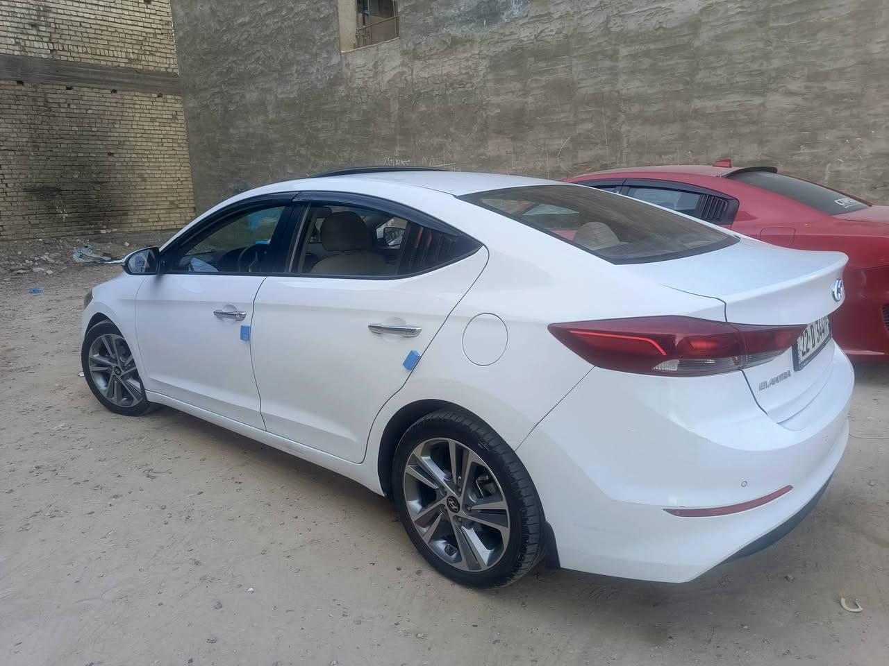 السلام عليكم شباب للبيع هونداي النترا خليجي 
موديل 2018 رقم اربيل تحويل مباشر 
فول موصفات فتحة اشاير بالمري
مكينه 2000 دوش 
السيارة نظيفة ماشيه 127 الف
5 ويل كب بنظام GLS . السيارة فقط بيهة صبغ جاملغ وباب وشخط مال خباثه السعر 127 ورقه الاستفسار *********** مكان بغداد الغزالية
