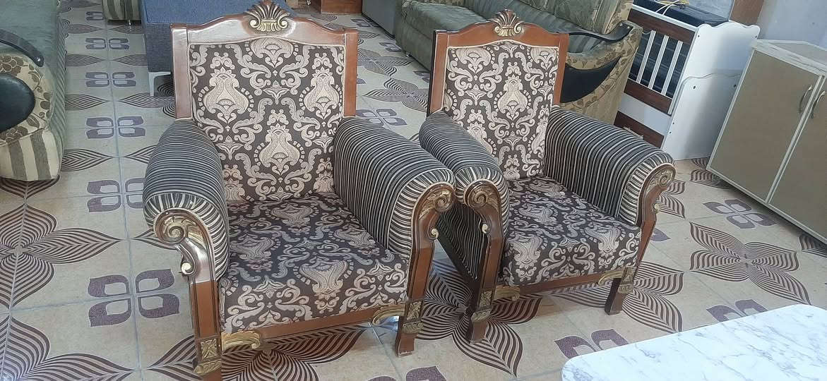 معرض العماد//تخم ملكي مستخدم نضيف اي عيب مبي بشرط النضافه ***********//*********** كركوك, العراق
