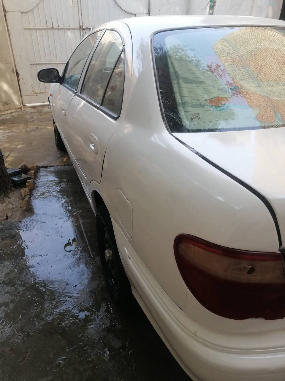 نيسان سني للبيع 2001 چانت تكسي ورجعت خصوصي وسيارة مصبوغة عام ومكينتها 1800 قبق أسود وسيارة بأسمي مكانها واسط نقصها تبريد وعوزها ترتيب السيارة السعر 45 وبيهها مجال  للأستفسار ع هذة الرقم ***********
