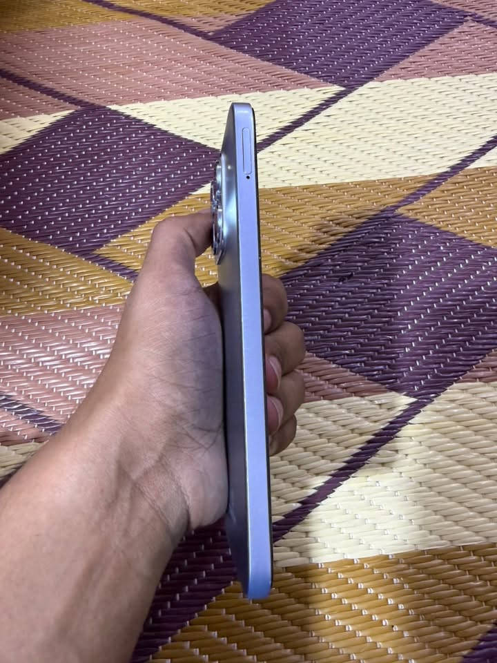 هونرx8b موبايل نضيف ذكره ٥١٢وياه شاحنه عنوان النجف السعر ٢٢٠وبيه مجال مراسله على رقم ***********
