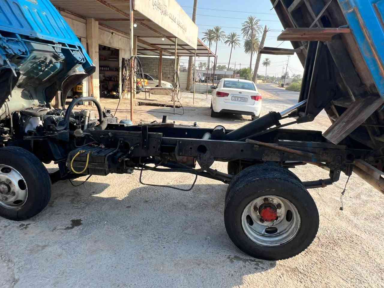 السلام عليكم كنتر ميسي بوشي بزون سياره حداديه وحلوة مكينه جديده خير من الله 108موديل 96 شاصي خير من الله سعر خاص  المو شراي لا يتصل رجاَ
مكاني بغداد الرشي***********

