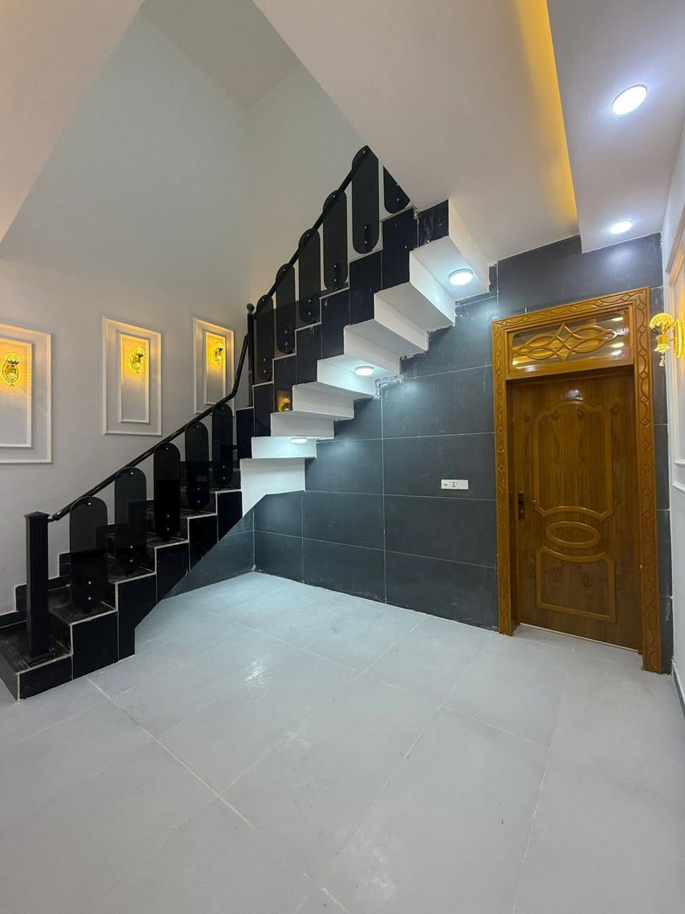 🏡 للبيع – دار سكني في النجف / حي النداء

منطقة 54 خلف التجاري مباشر

فرصة مميزة للسكن أو الاستثمار في موقع هادئ ومطلوب.
📍 الموقع: النجف الأشرف – حي النداء
🏠 الدار: طابقين
✨ تصميم حديث وتشطيب مرتب
🛏️ عدد الغرف: (3)
📐 المساحة: (100متر )
💰 السعر: (125) 

✔️ قريب من الخدمات والمدارس والأسواق
✔️ منطقة سكنية ممتازة
     
📞 للاستفسار والمعاينة:   ***********
