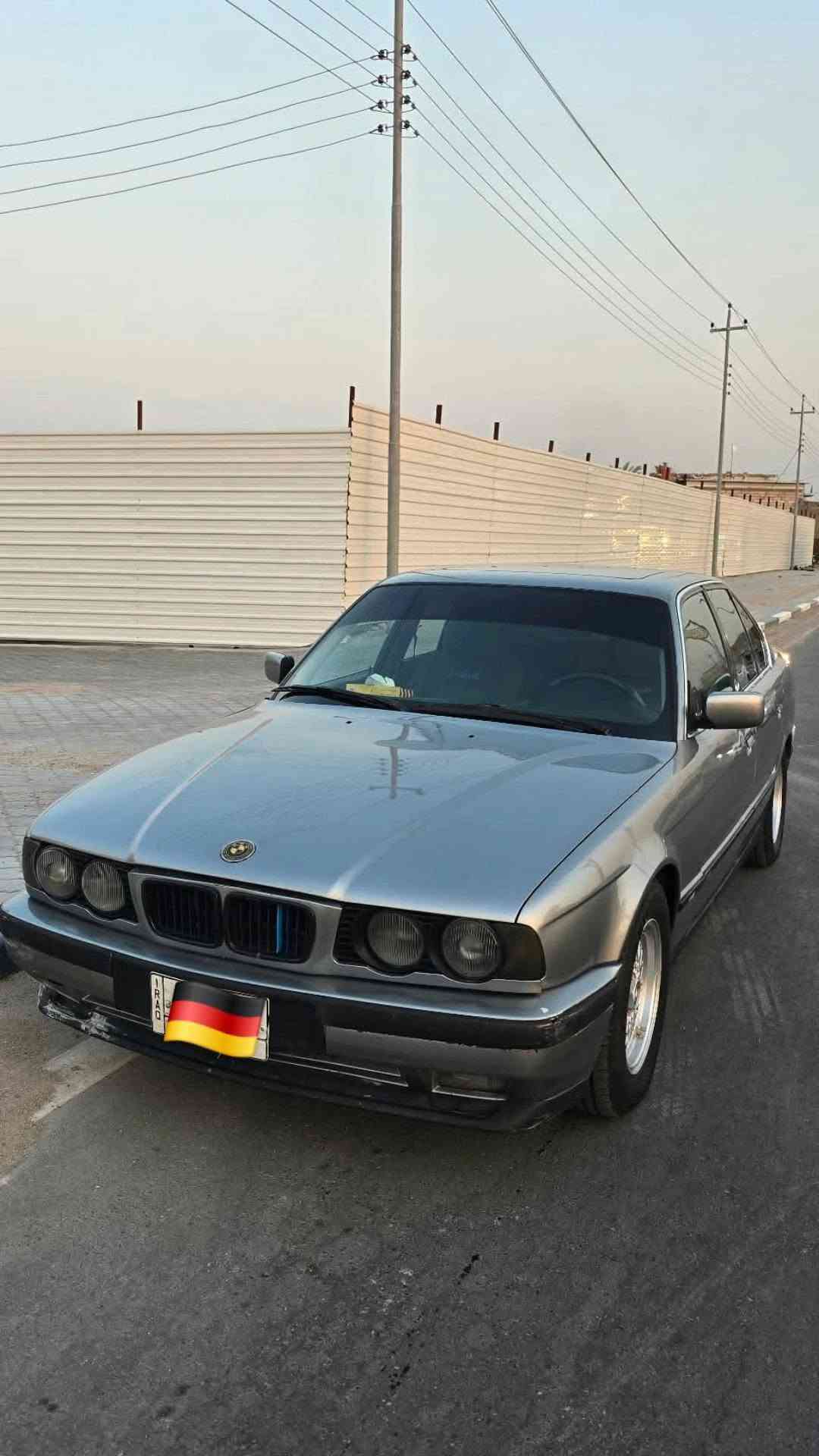 بي ام ٥٢٥i • ١٩٩٠ • رقم بغداد