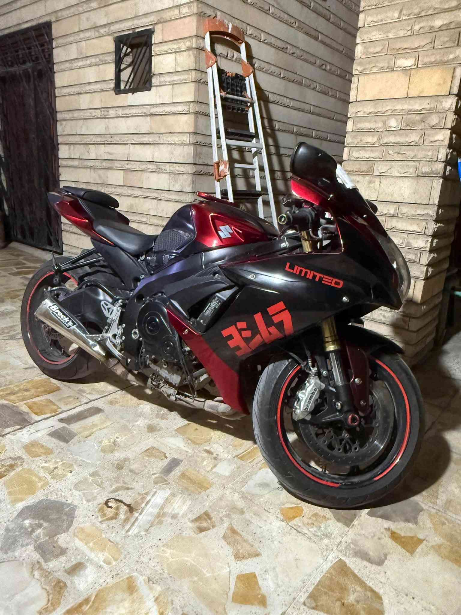سلام عليكم جكسر للبيع مرقمة وسنوية
750cc 
2016
دراجة كاملة مكملة بدون نواقص من محرك وكهربائيات والخ
نقصها بس كفرين السمج واكعات

دراجة عليها برمجة طلقات وباكفاير

مكان الدراجة بغداد السيدية
سعر 62$ وبيها مجال جداً بسيط
***********
