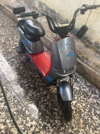 متاح دراجه شحن نضيفه مكان بغداد المعامل 07704005110