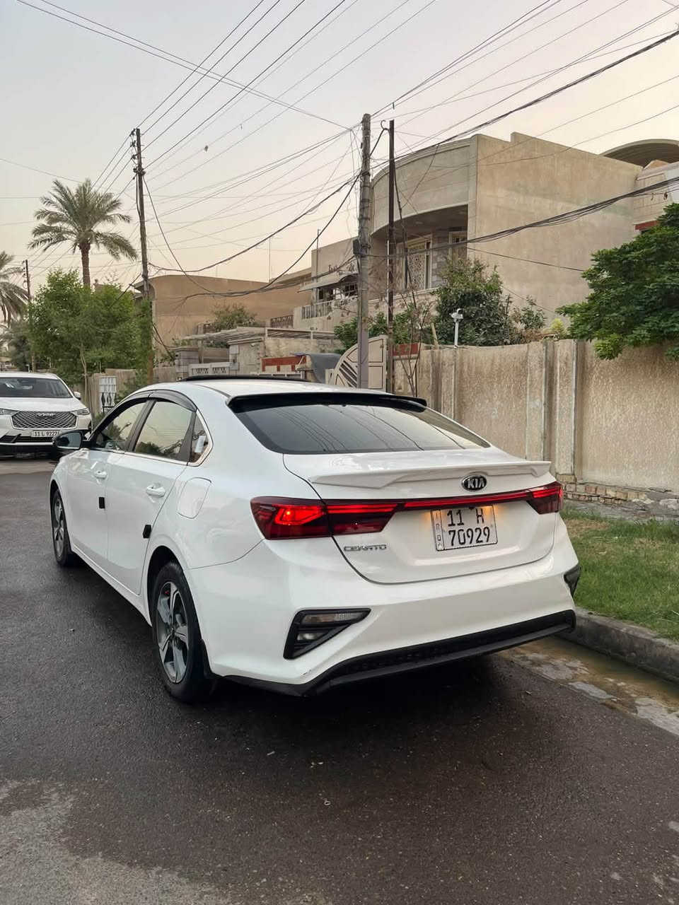 السلام عليكم
للبيع كيا سيراتو 2019 خليجي 

ماشية 79 الف كيلو

فول مواصفات 1/1 

السياره بدون صبغ / بدون تبديل 

1600 دوش  + كير At على وضع الشركة

سلايد

مري شفط

تبريد قطعتين 

شاشه + كامره

داخل جلد 

دوشمه ارضيه جلد 

المكان الغزالية
السعر 143 وبيها مجال
***********
