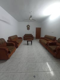 طقم كنب • قنفتين كبار • نظيف ٩٠٪