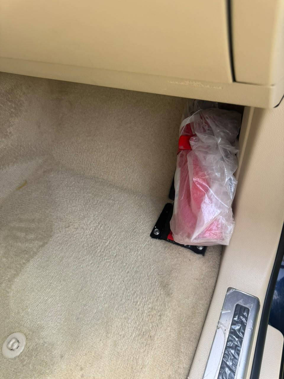 موديل ١٧ ساز ساز اصل   محرك م  جكات كامره خلفيه مكفوله من صبغ جديد سياره كير محرك جديد صدر حداديه تخم تاير جديد  تايرات شركه سبير منازل شركه العامه دوليه اولا زراك زنون فور ويل جلد كراسي كهربا خزن ميموري بك لد صندوق شفط دوسات ليزري ستيرن كهرباء يدات ستيل مري شفط مري قلاب شباك بقلاوه اناره داخليه ناره ترحيب المطر في داخل بيجي قراض شركه العامه كلهن  كراسي كهربا خزن ميموري جلد كراسي.   مواصفات  لكزز  محرك ٨   سعر  ٤٦ الف ماشيه ٦٠ الف  جديده  نضف سياره بل عراق. بصمات شركه ٢ كتلوكات شركه عدت  سرعه ٢٦٠.    عنواني رمادي
