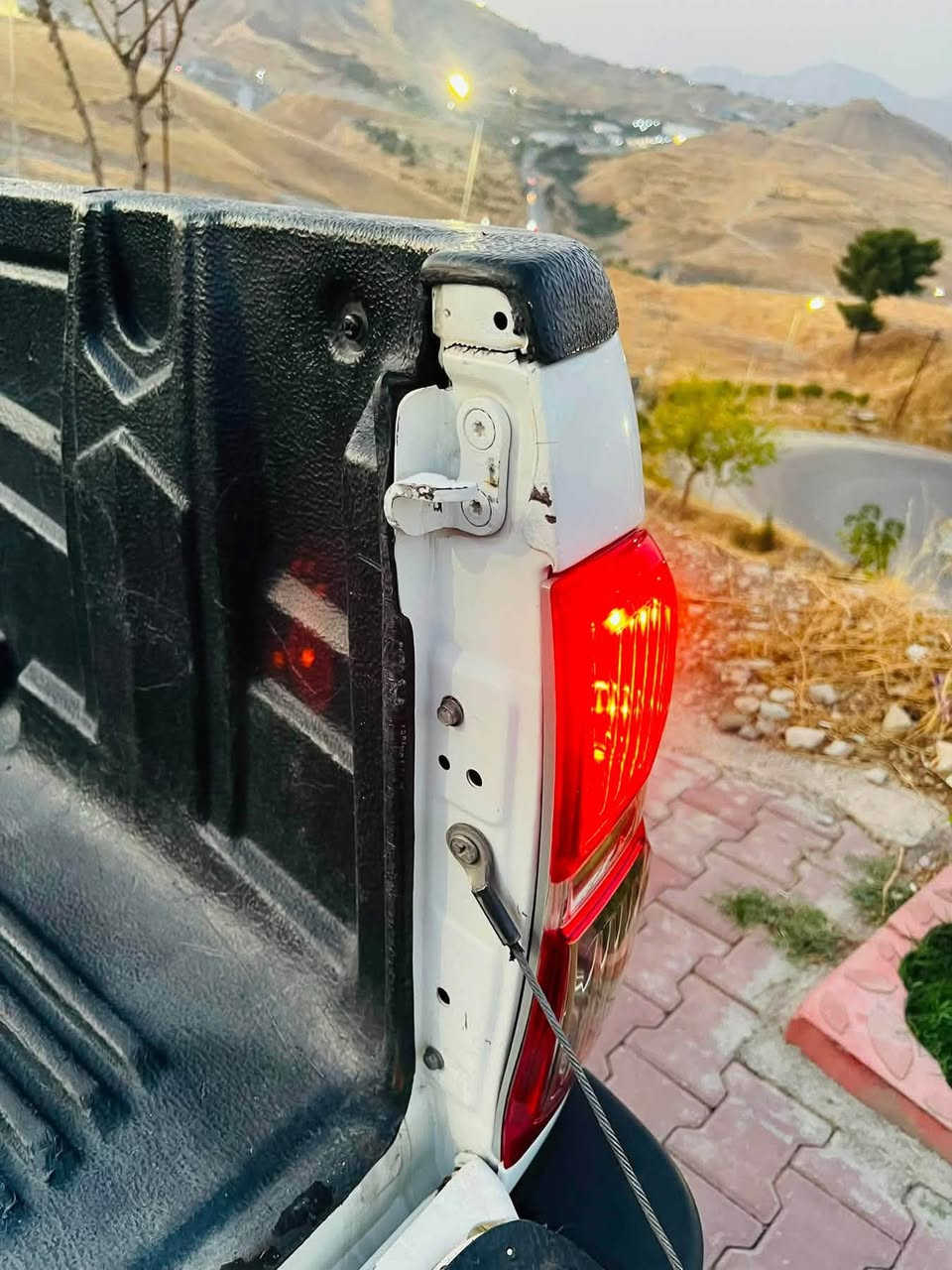 ‏مەرزیە ٢٠١٤ سەیارەکە زۆر جوانە بێ بۆیاخە تەنها تۆزێ ساردی هەیە مەکینە نەکراوەیە چەوریشی نەداوە تحویل و بەناوکردن بەشەرتە ڕەقەم سلێمانیە بێ چرکەیە بێ کرانەوەیە (***********)
