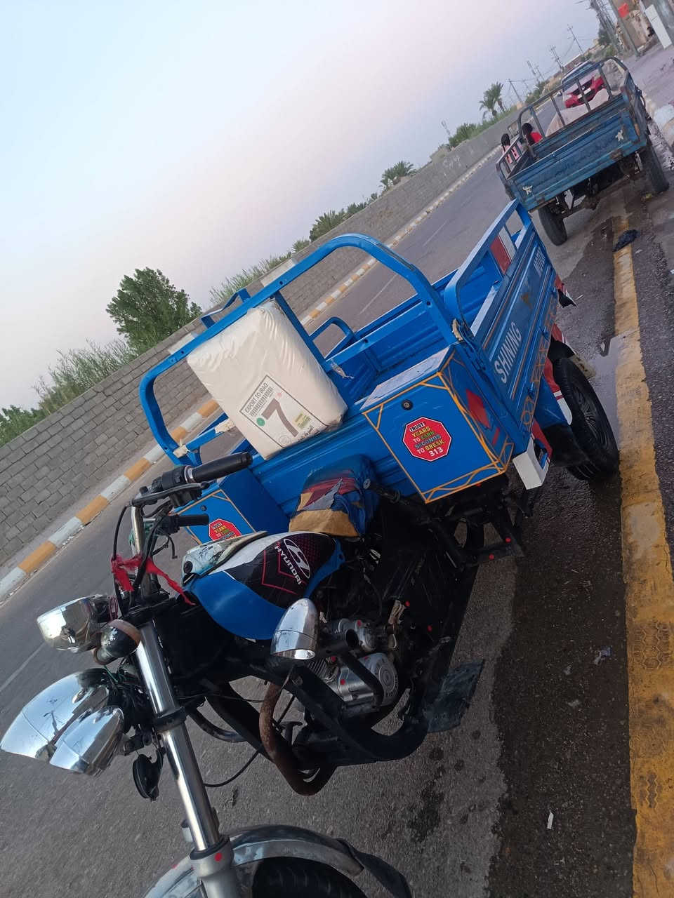 السلام عليكم ستوته للبيع مديل 16 أوراق كامله اصوليه مكينه 21 زينه شاصي مكفول مكان كوت قضاء الحي السعر 1300 وبيه مجال قليل للاستفسار الاتصال على الرقم هذا ***********
