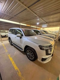 لاندكروز GXR • ٢٠٢٥ • ٢٨ الف