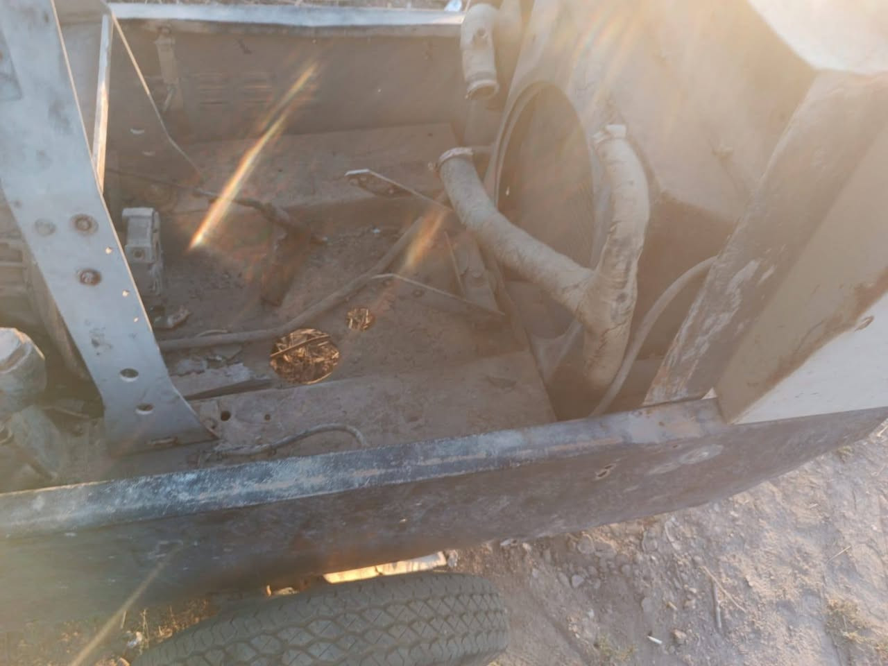 كمبريسر كامل عدا محرك شايله
كان بيه محرك ازوزه 4 سلندر
بطل شرط
ضاغط + راديتر + طبك موجود كامل عدا محرك
السعر 12 $
***********
