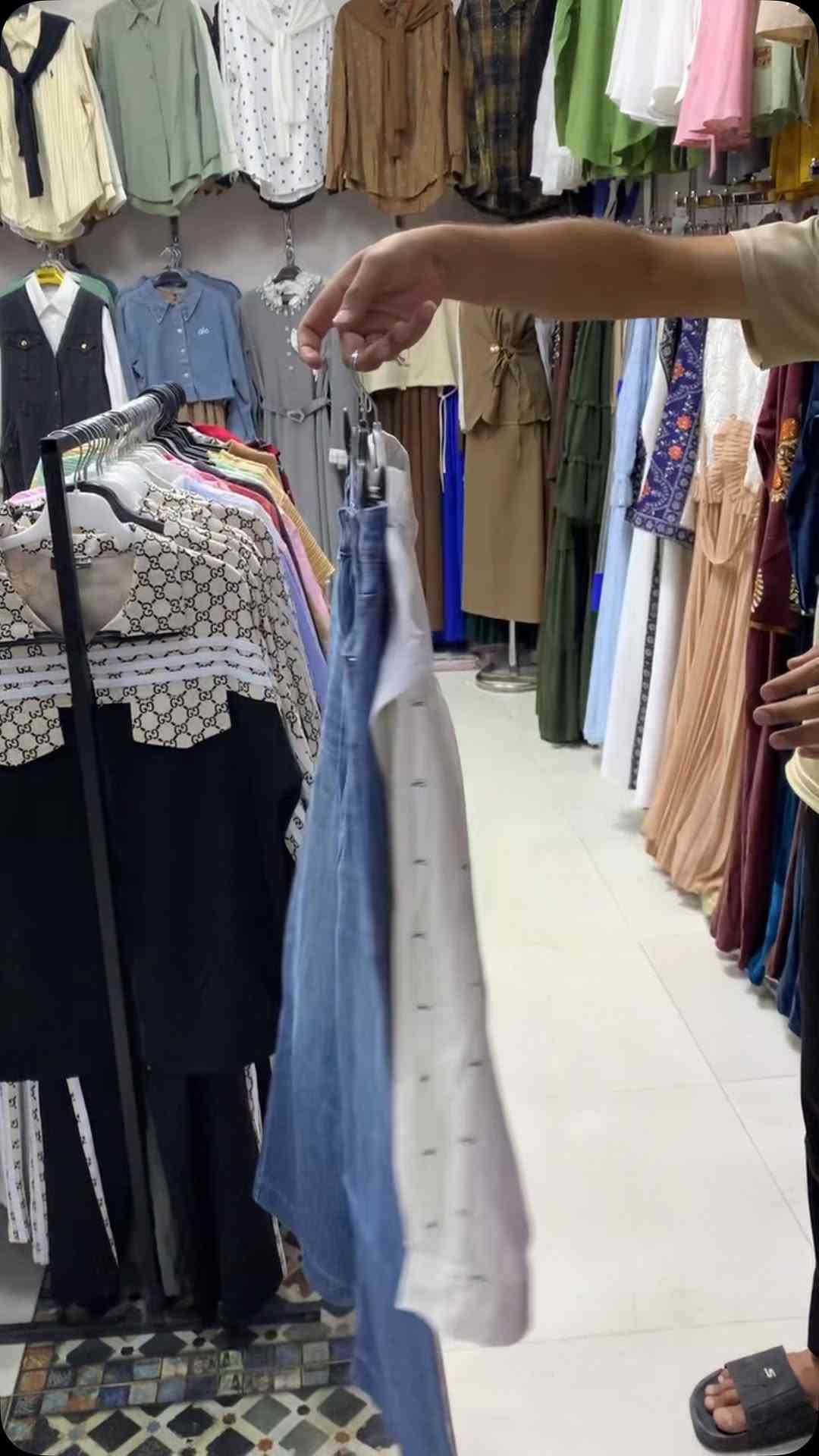 تكريت شارع الاطباء • ملابس