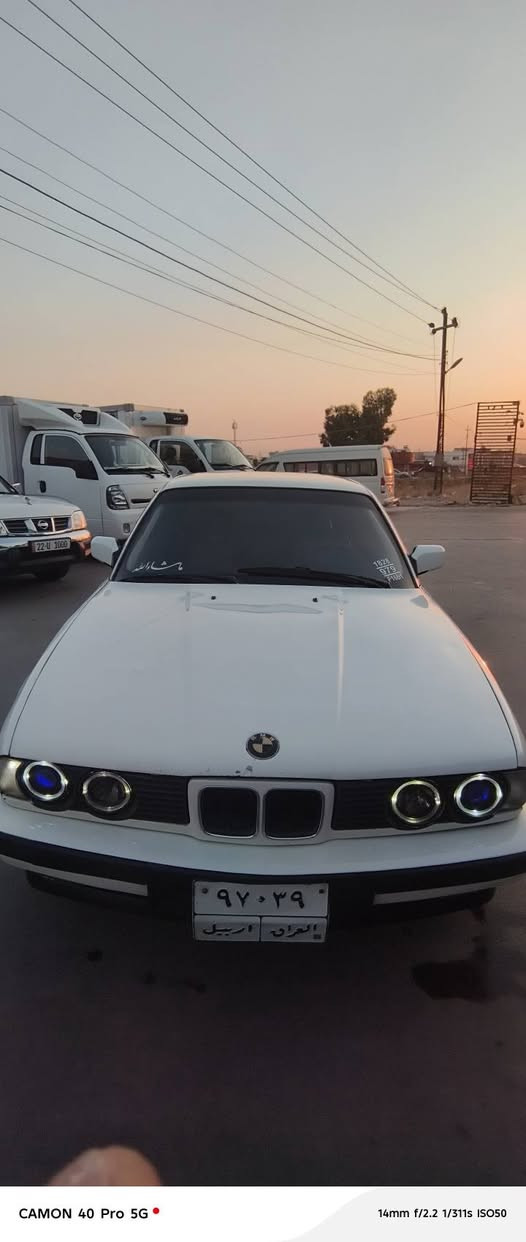 سعری خوار هەمووو بازار bmw 520i 1990 گیر حادیە
 ٢٧ وەرەقە مەجالەکی کەم
 ١١وەرەقە غەرامەی لەسەرە لەسەر کریاریە
پەنجە مۆرو بەناو کردن بەشەرت 
***********گەر موشتەرینی سەرم مەهیشینە لەگەر ریزم
گۆرینەوەش دەکەم لەسەر دل گرتن أربيل, العراق
