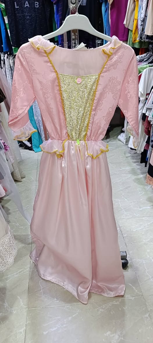 عروضات جديدة وبضاعة جديده بمجمع أشرف العبيدي 
فستان 💃 بناتي ومحير 👗 فستان ماركة خليجي 
يتوفر جميع الوان 🌈 والأحجام والموديلات 👉 
بعرض خاص وبلاش بس ب 👈 5 الاف دينار فقط 🔥 
عنوان المجمع سوق الميثاق مجاور خياط البزاز قبل نهاية السوق للاستفسارالاتصال على الرقم ***********📞 أو على الوات ساب 📱🌹 وأهلا وسهلا بزبائننا الكرام 🌹 
      مع فتح بإله جديدة ليوم السبت الساعة 5 عصرا
